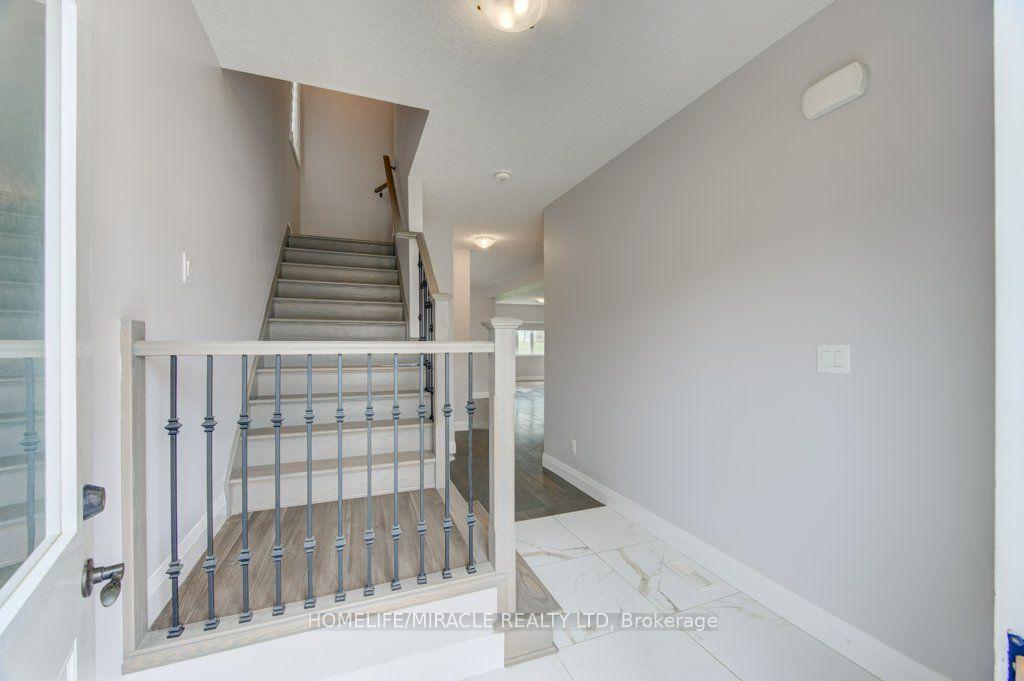 Photo 8 of 3032 Doyle Drive, London, South U — HOMEH