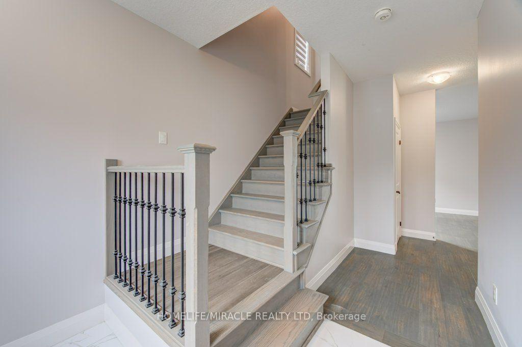 Photo 9 of 3032 Doyle Drive, London, South U — HOMEH