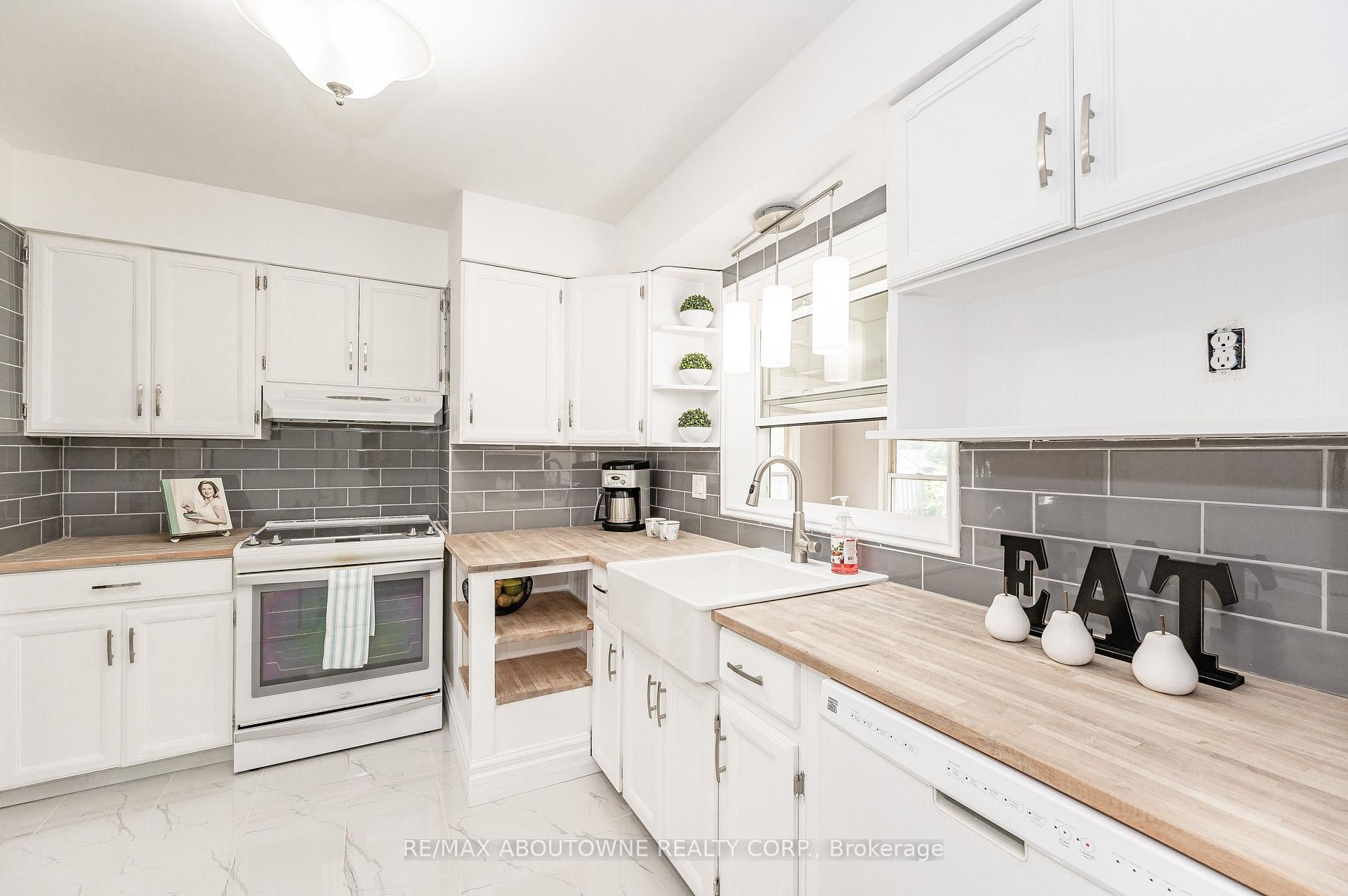 Photo 10 of 388 Appleby Line, Burlington, Shoreacres — HOMEH