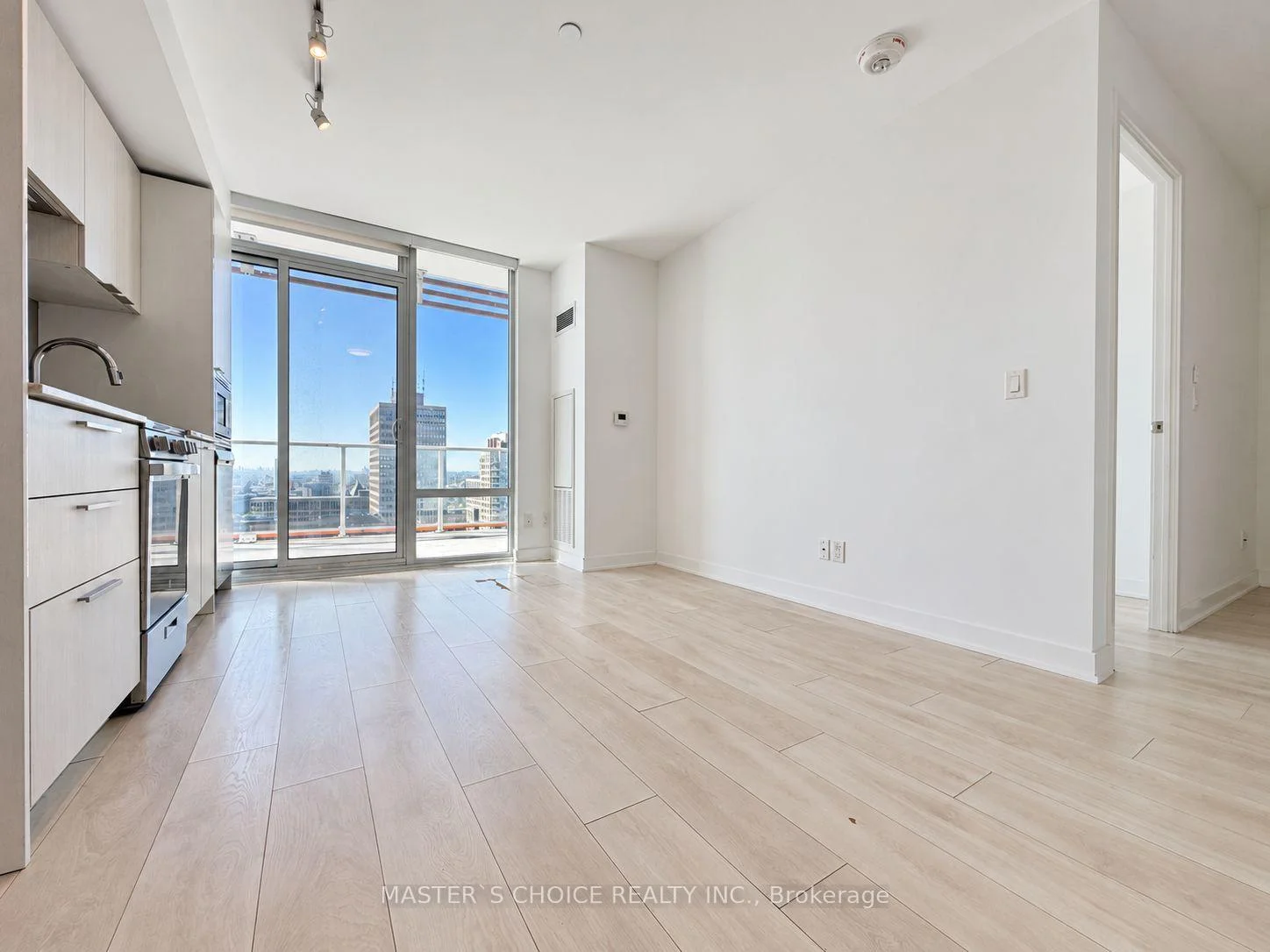 Front of Unit 2205, 18 Maitland Terrace