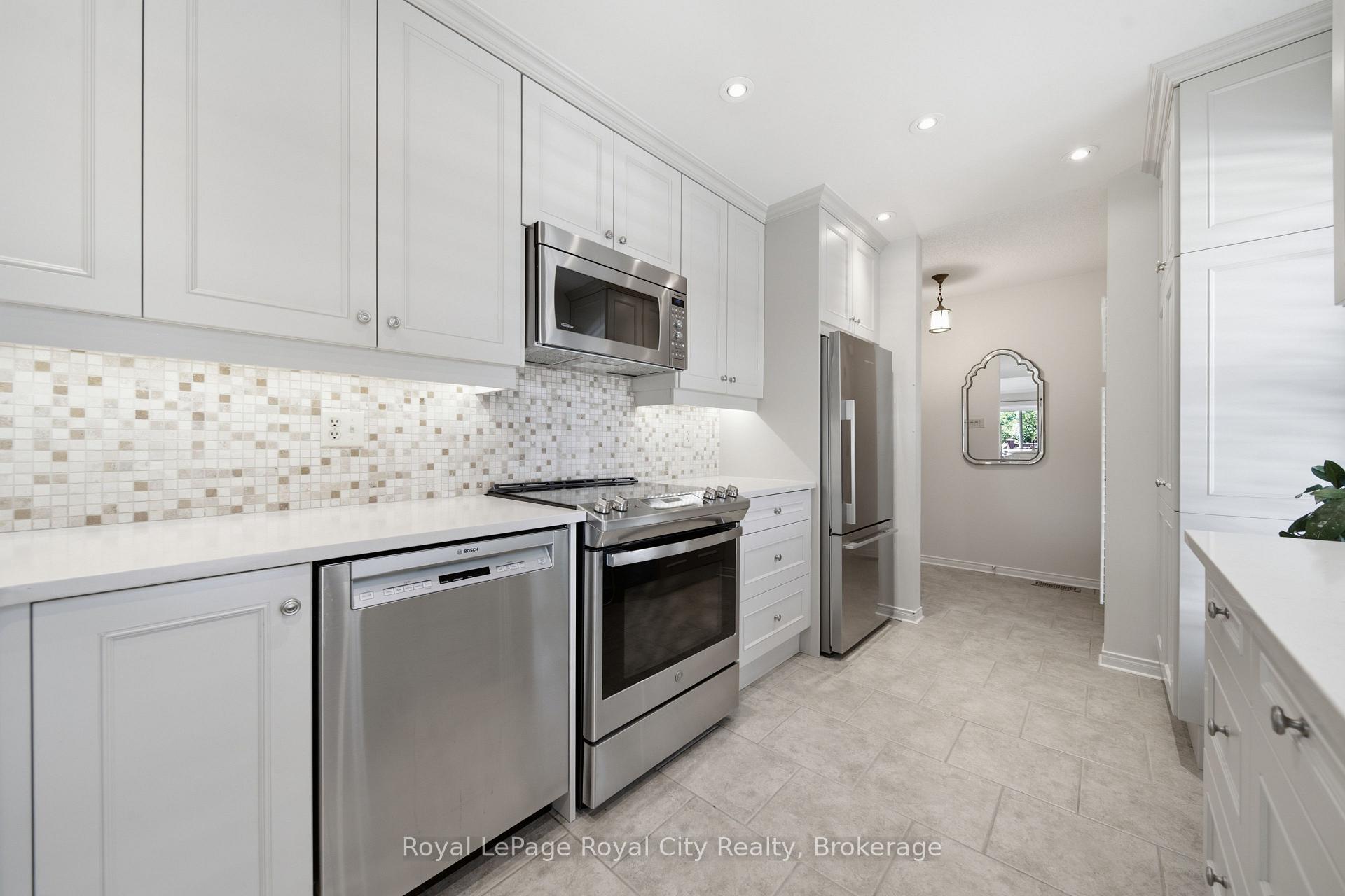 Photo 10 of Unit 37, 60 Ptarmigan Drive, Guelph, Kortright Hills — HOMEH