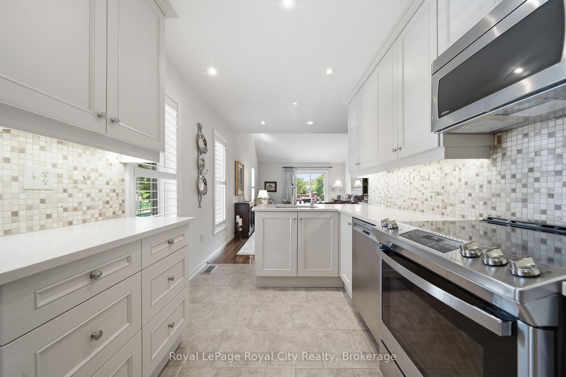 Photo 11 of Unit 37, 60 Ptarmigan Drive, Guelph, Kortright Hills — HOMEH