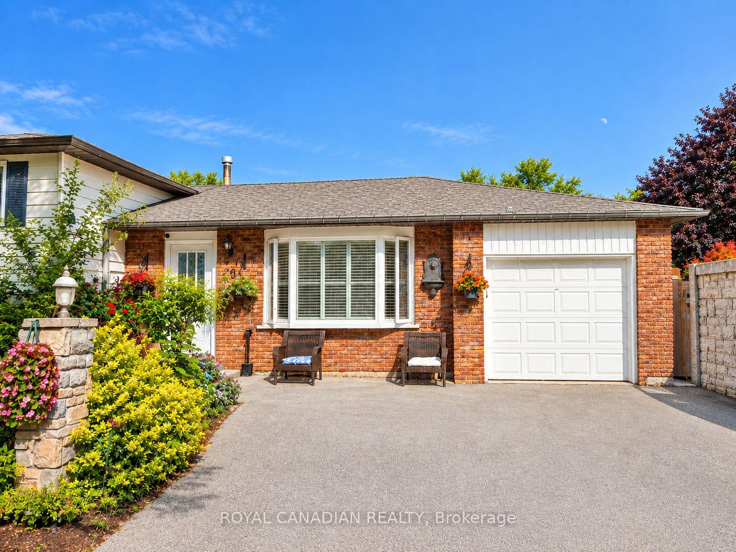 Photo of 36 Maplegrove Avenue