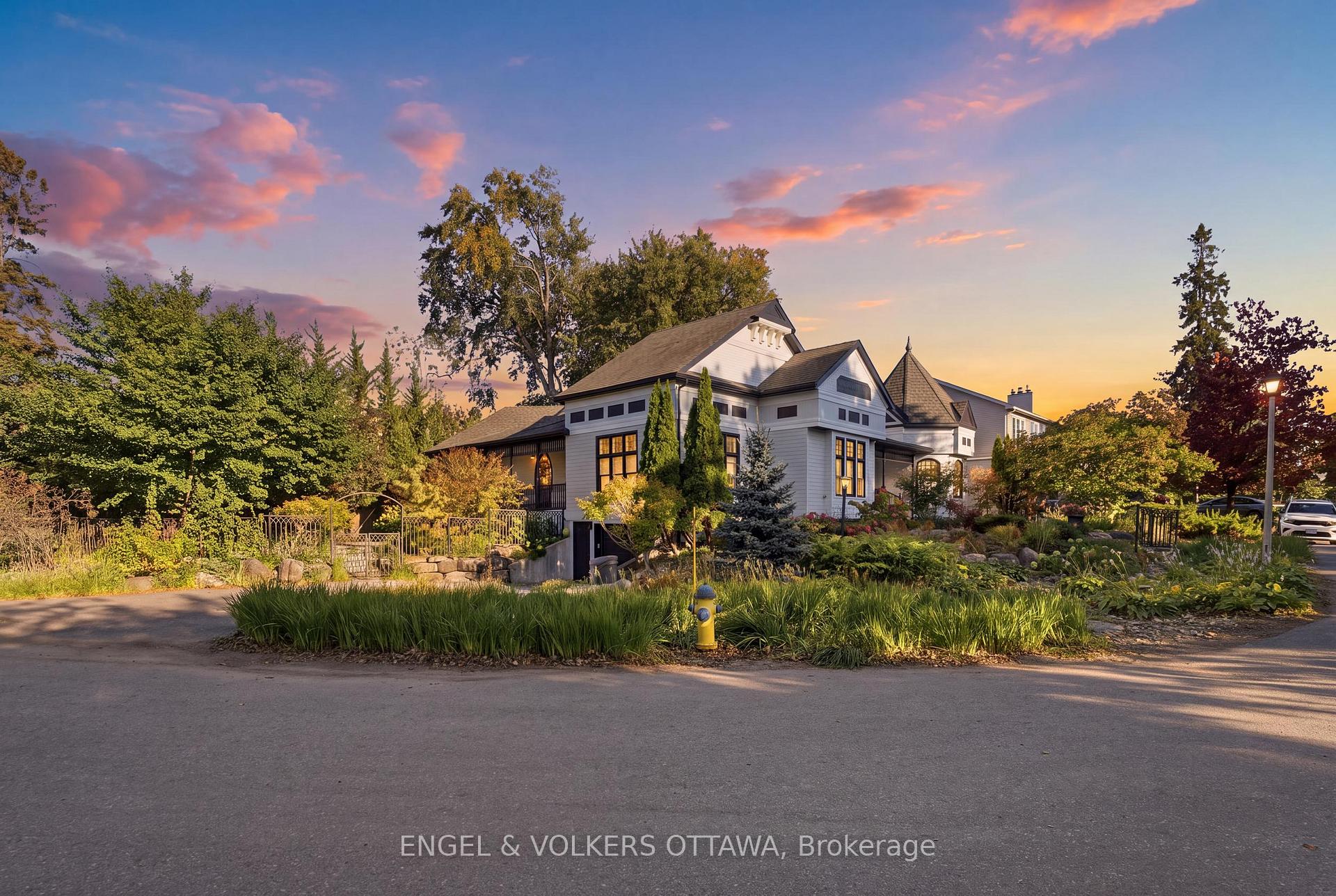 Photo of 435 Westminster Avenue