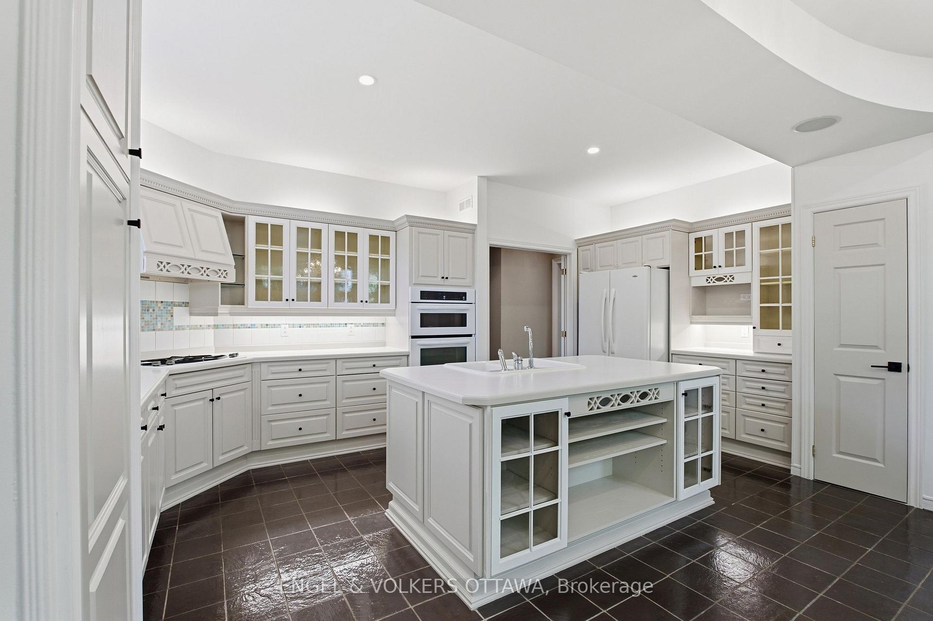 Photo 3 of 435 Westminster Avenue, Ottawa, Woodroffe — HOMEH