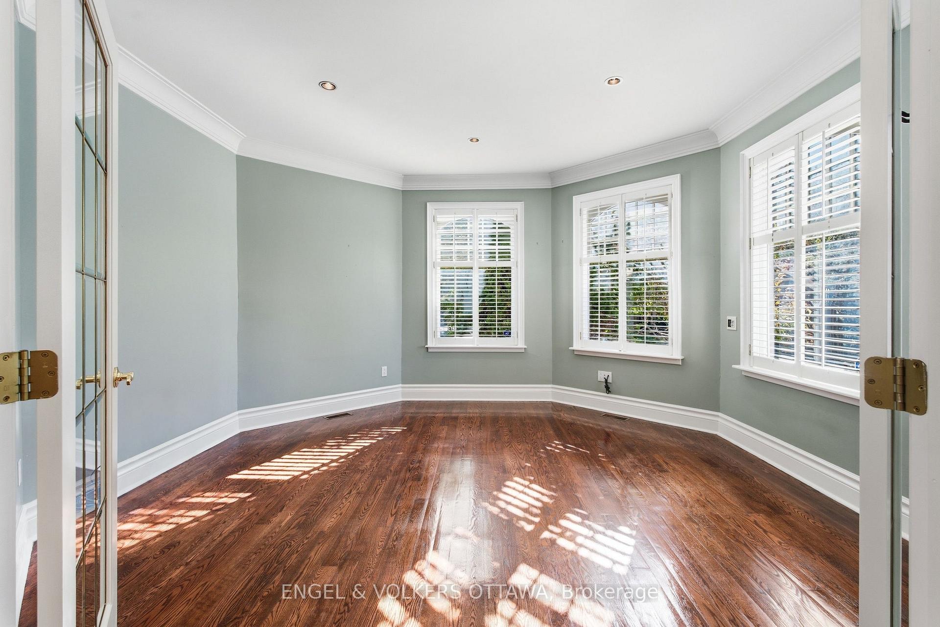 Photo 11 of 435 Westminster Avenue, Ottawa, Woodroffe — HOMEH