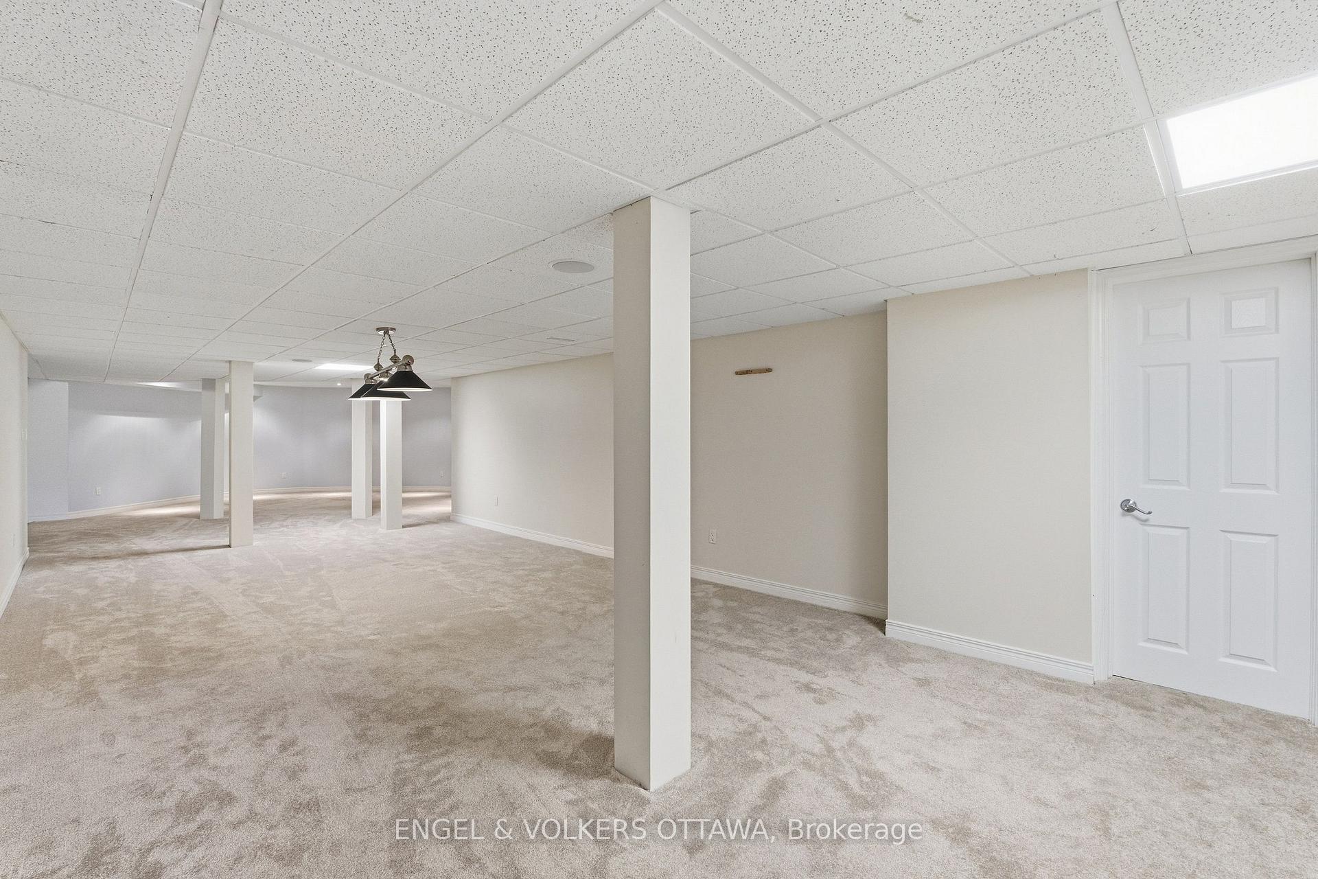 Photo 18 of 435 Westminster Avenue, Ottawa, Woodroffe — HOMEH
