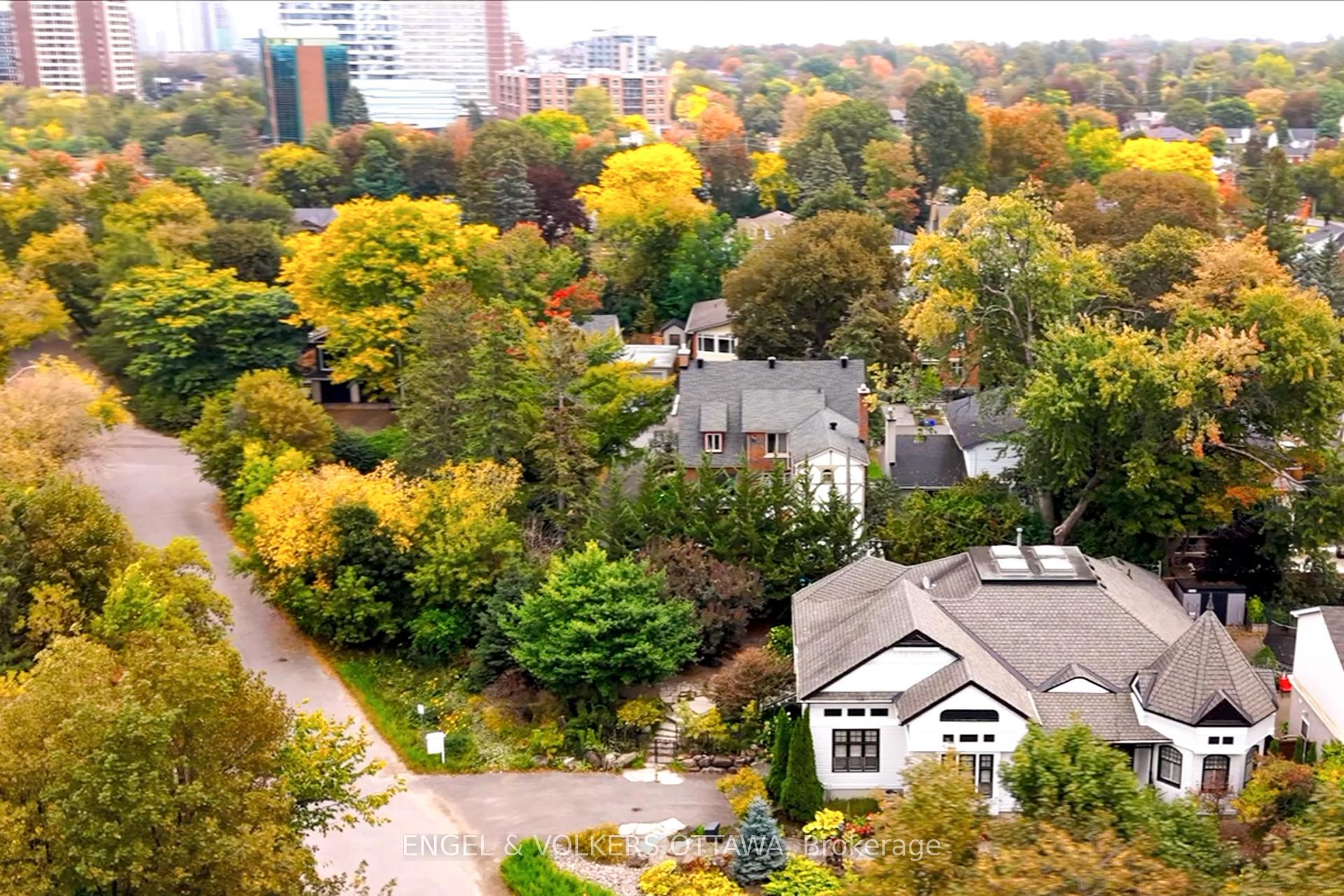 Photo 39 of 435 Westminster Avenue, Ottawa, Woodroffe — HOMEH
