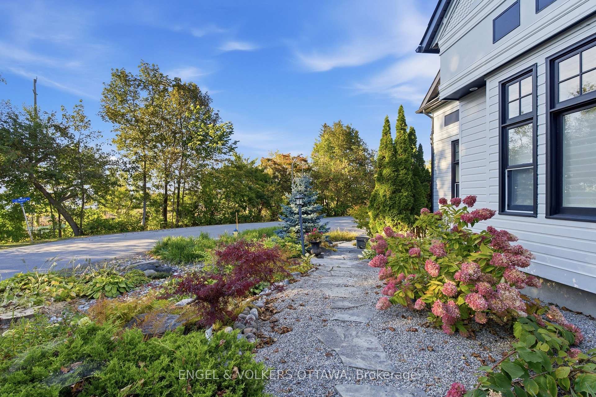 Photo 41 of 435 Westminster Avenue, Ottawa, Woodroffe — HOMEH