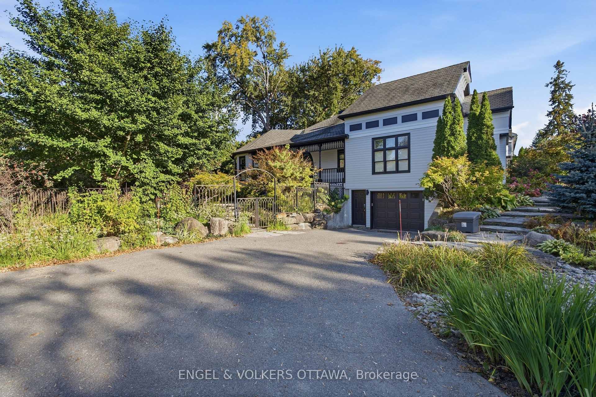 Photo 42 of 435 Westminster Avenue, Ottawa, Woodroffe — HOMEH