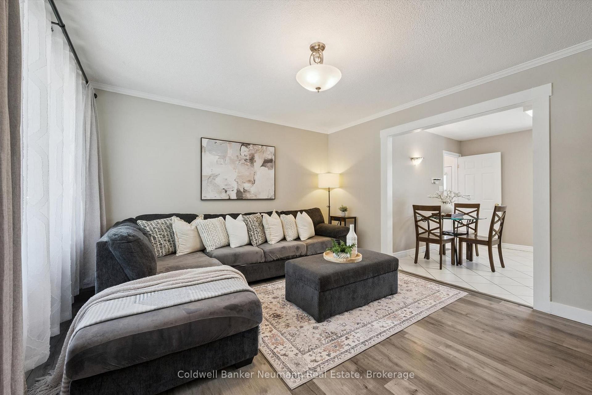 Photo 4 of 16 Argyle Drive, Guelph, Dovercliffe Park/Old University — HOMEH