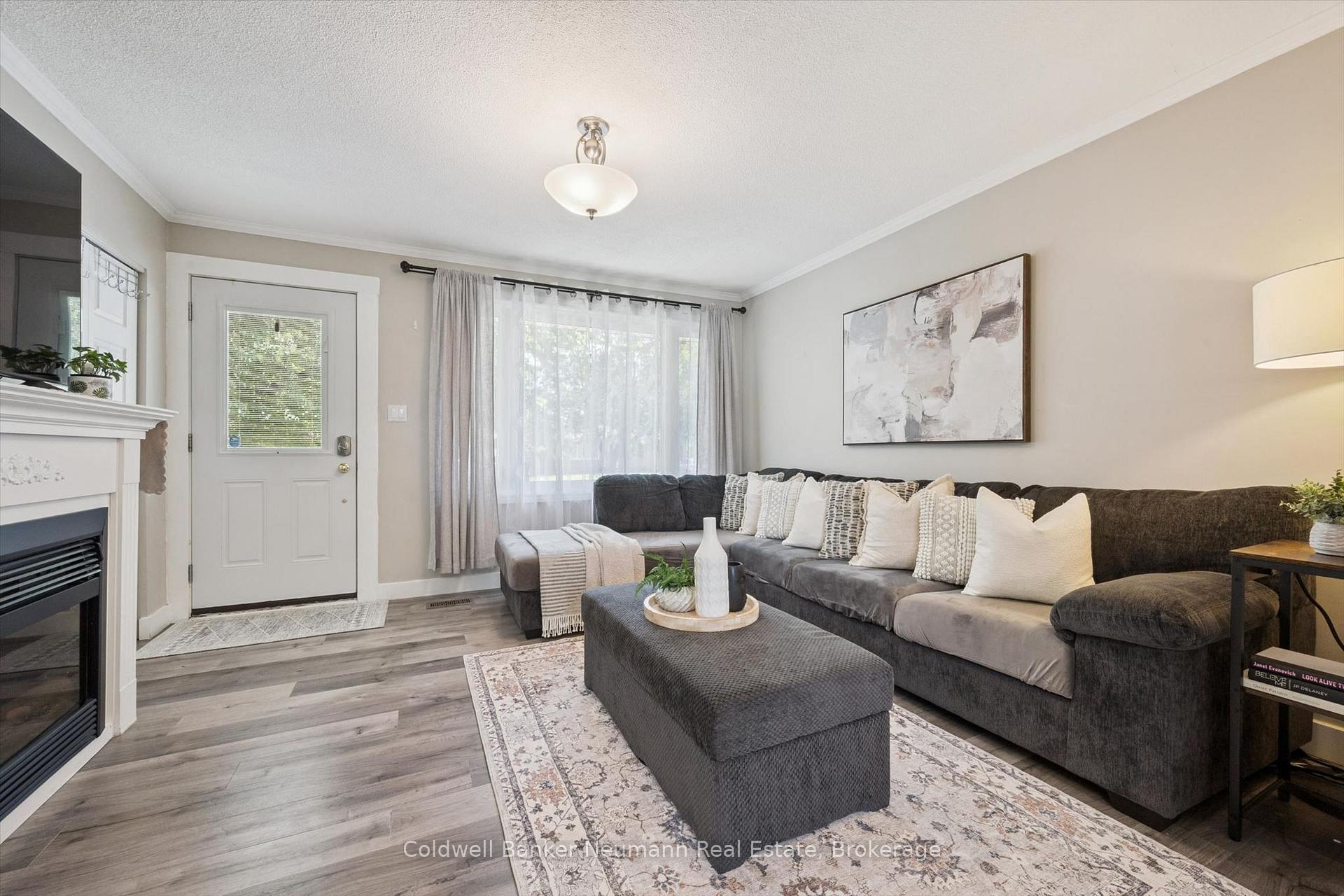 Photo 6 of 16 Argyle Drive, Guelph, Dovercliffe Park/Old University — HOMEH