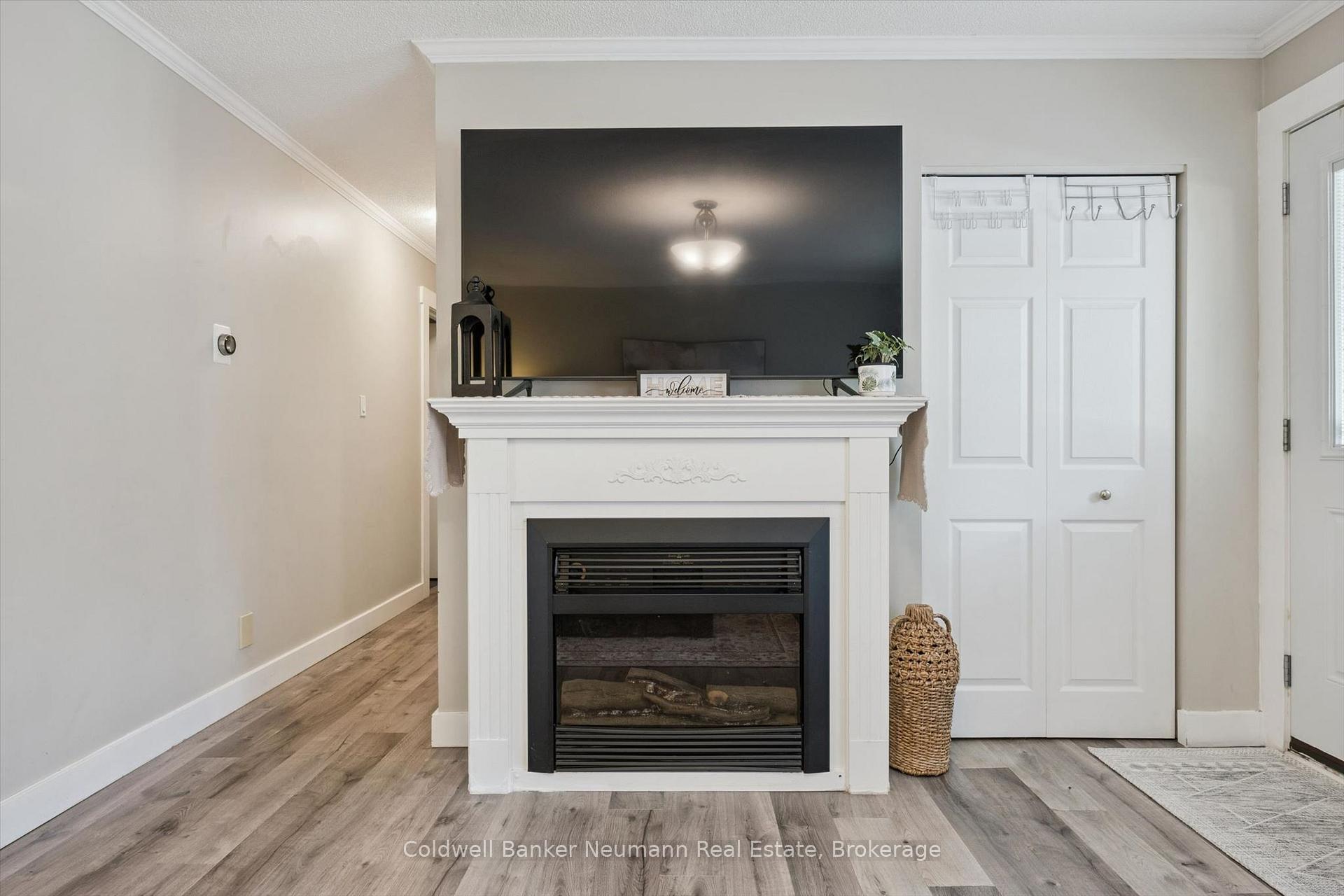 Photo 8 of 16 Argyle Drive, Guelph, Dovercliffe Park/Old University — HOMEH