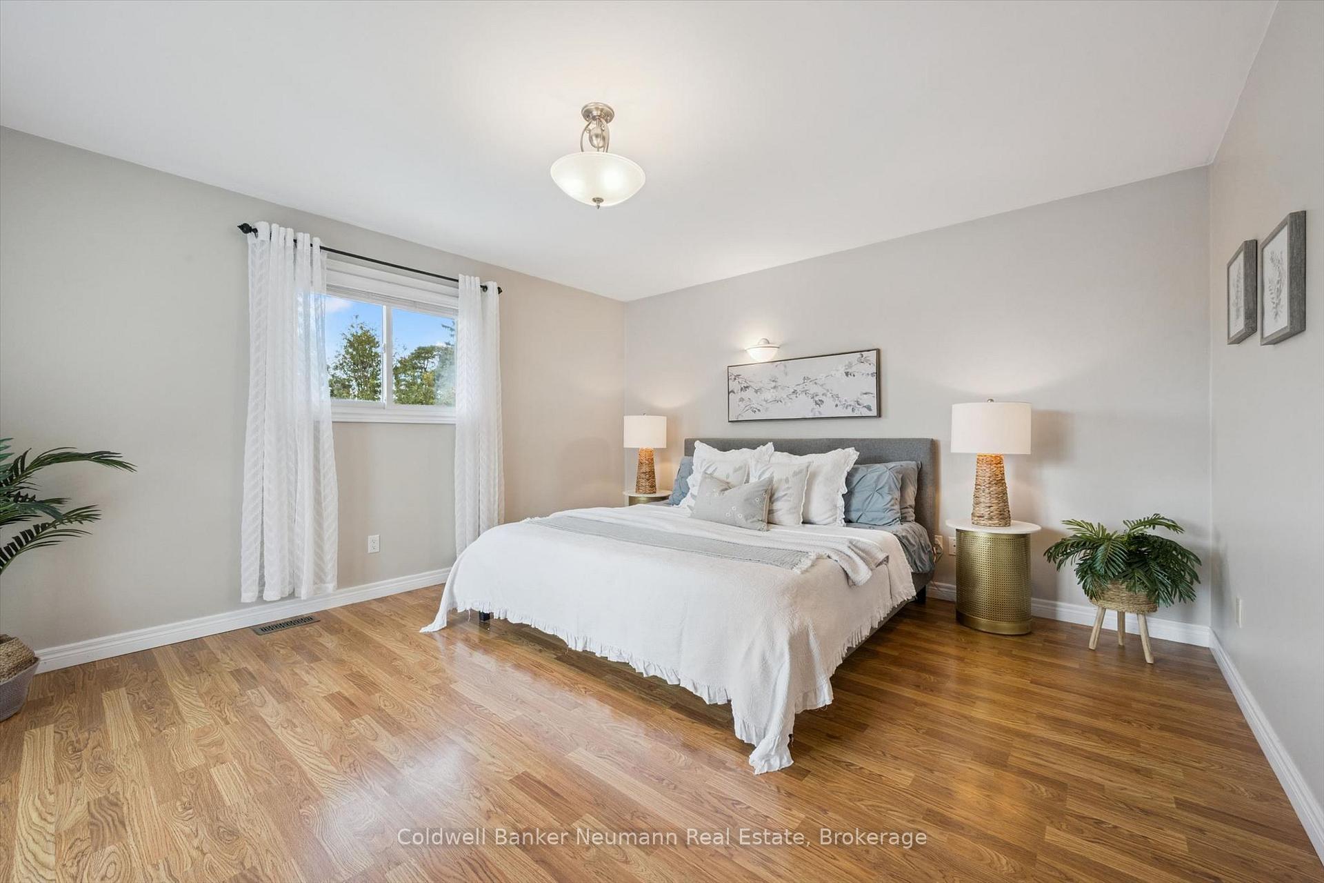 Photo 14 of 16 Argyle Drive, Guelph, Dovercliffe Park/Old University — HOMEH