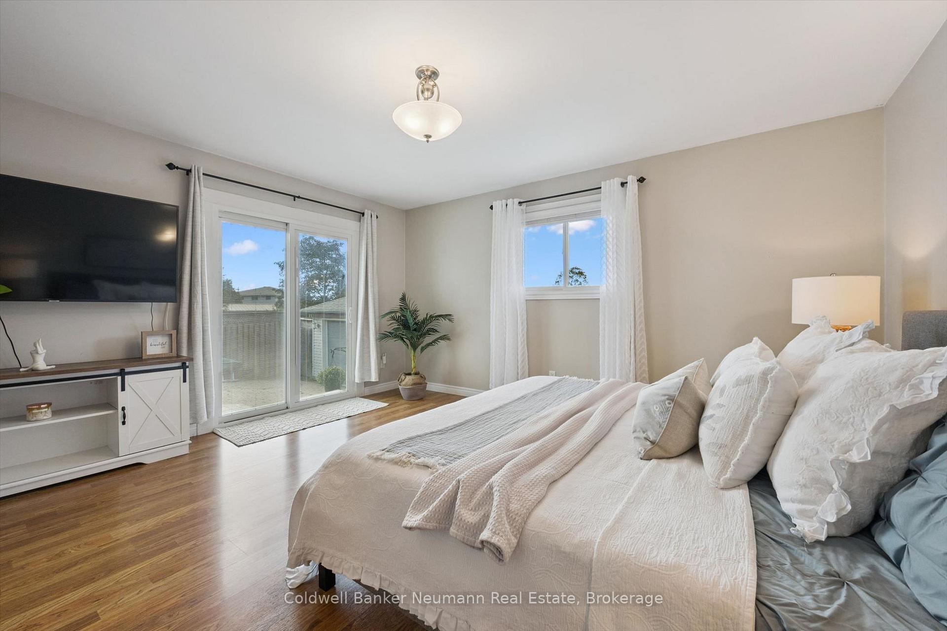 Photo 15 of 16 Argyle Drive, Guelph, Dovercliffe Park/Old University — HOMEH