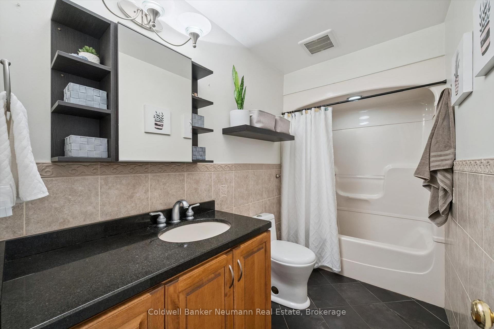 Photo 19 of 16 Argyle Drive, Guelph, Dovercliffe Park/Old University — HOMEH