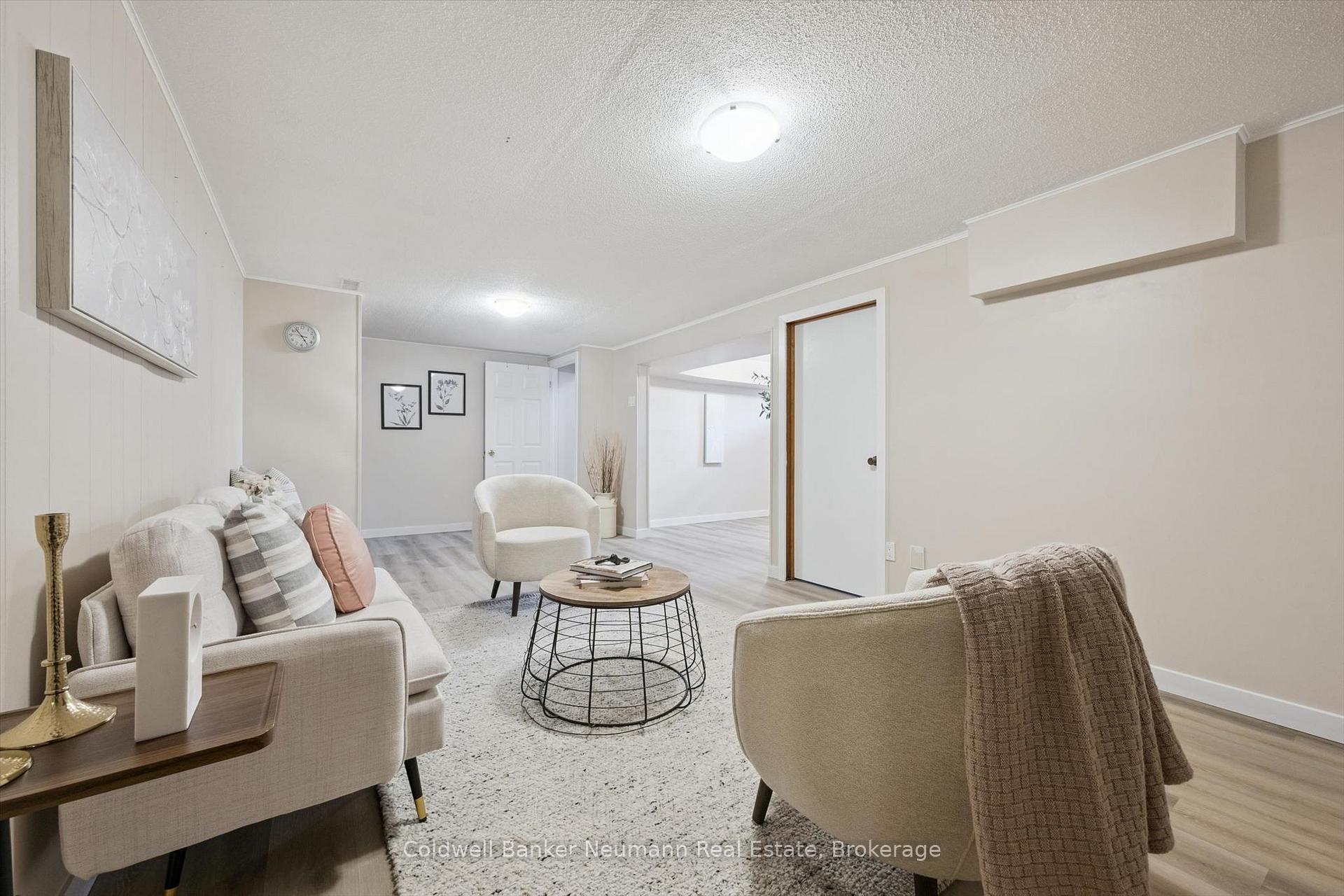 Photo 22 of 16 Argyle Drive, Guelph, Dovercliffe Park/Old University — HOMEH
