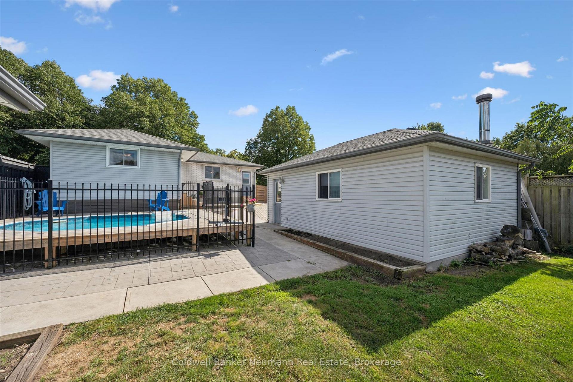 Photo 31 of 16 Argyle Drive, Guelph, Dovercliffe Park/Old University — HOMEH