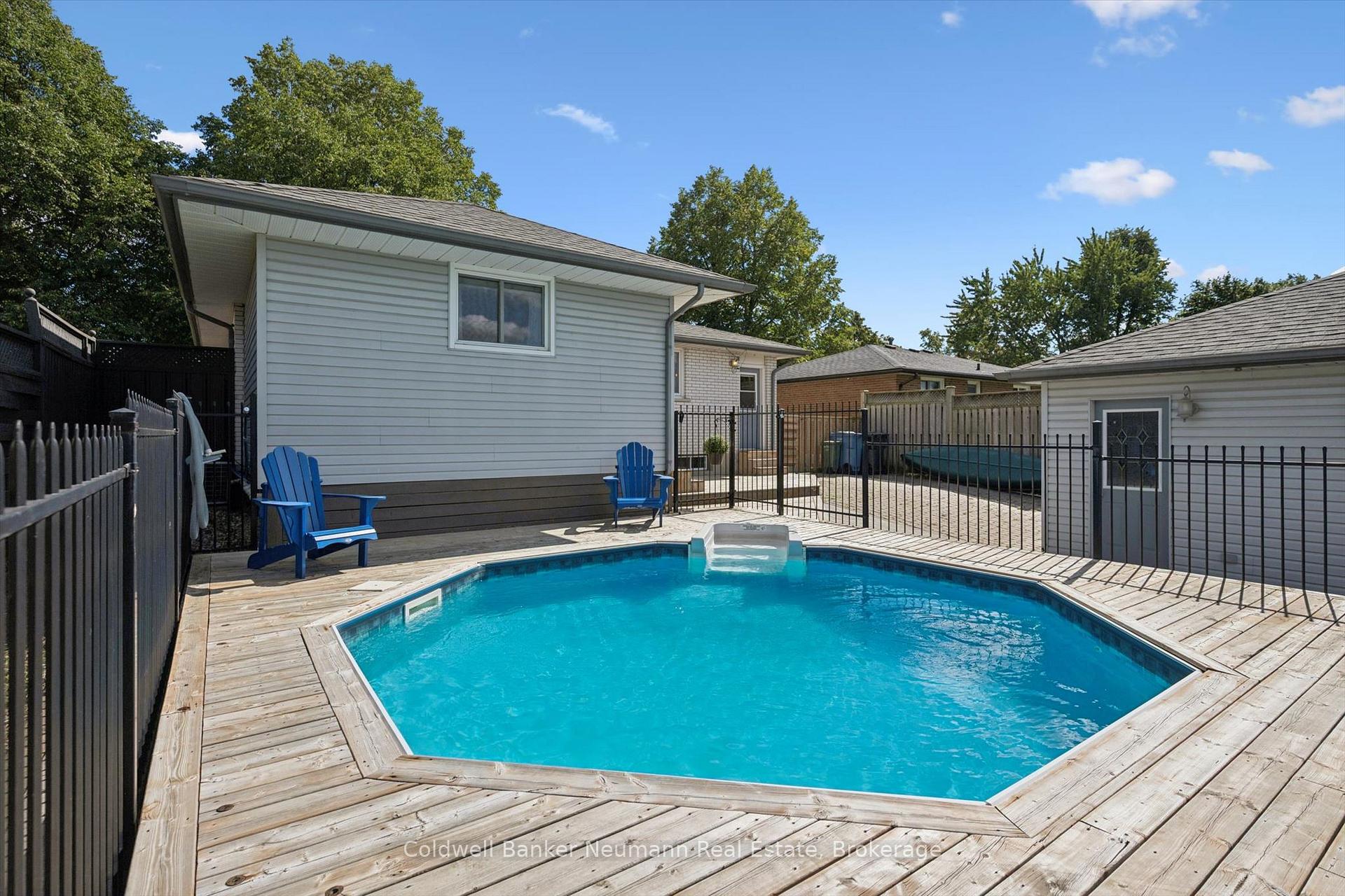 Photo 32 of 16 Argyle Drive, Guelph, Dovercliffe Park/Old University — HOMEH