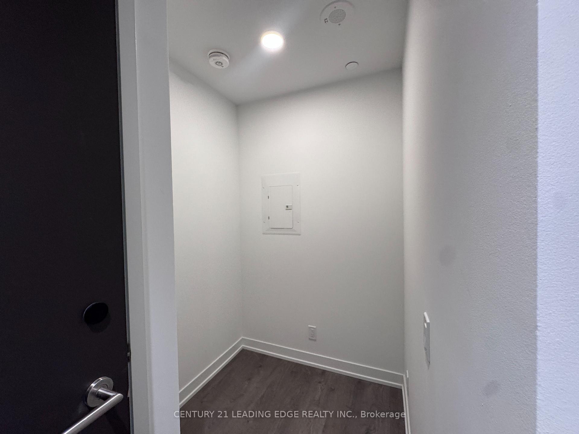 Photo 3 of Unit 1606, 39 Mary Street, Barrie, City Centre — HOMEH