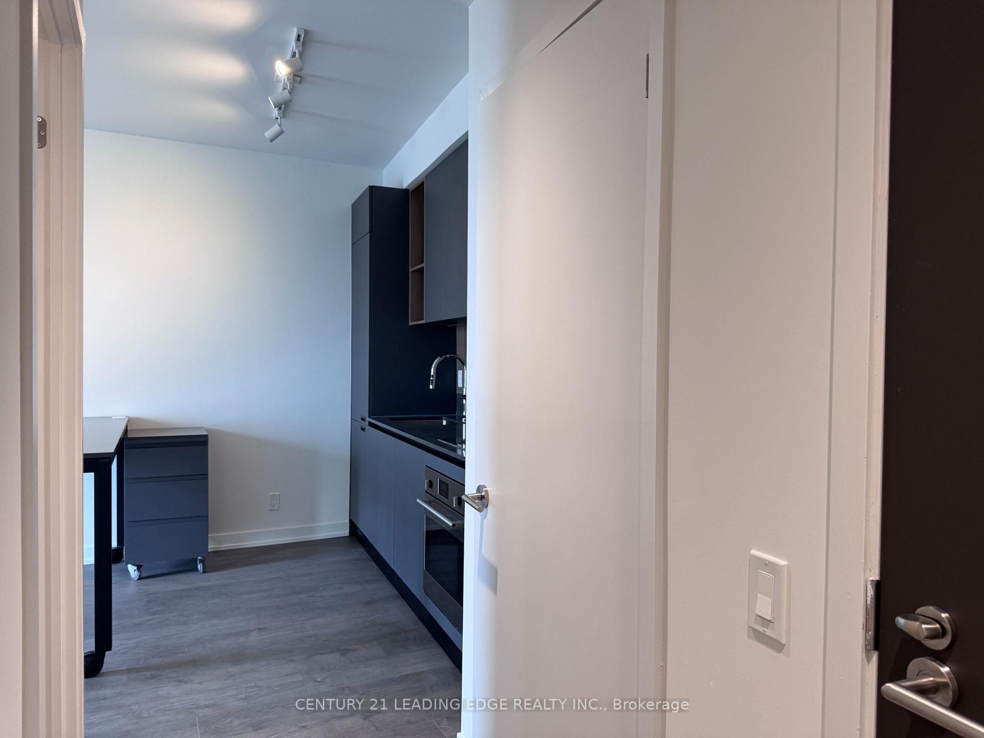 Photo 4 of Unit 1606, 39 Mary Street, Barrie, City Centre — HOMEH