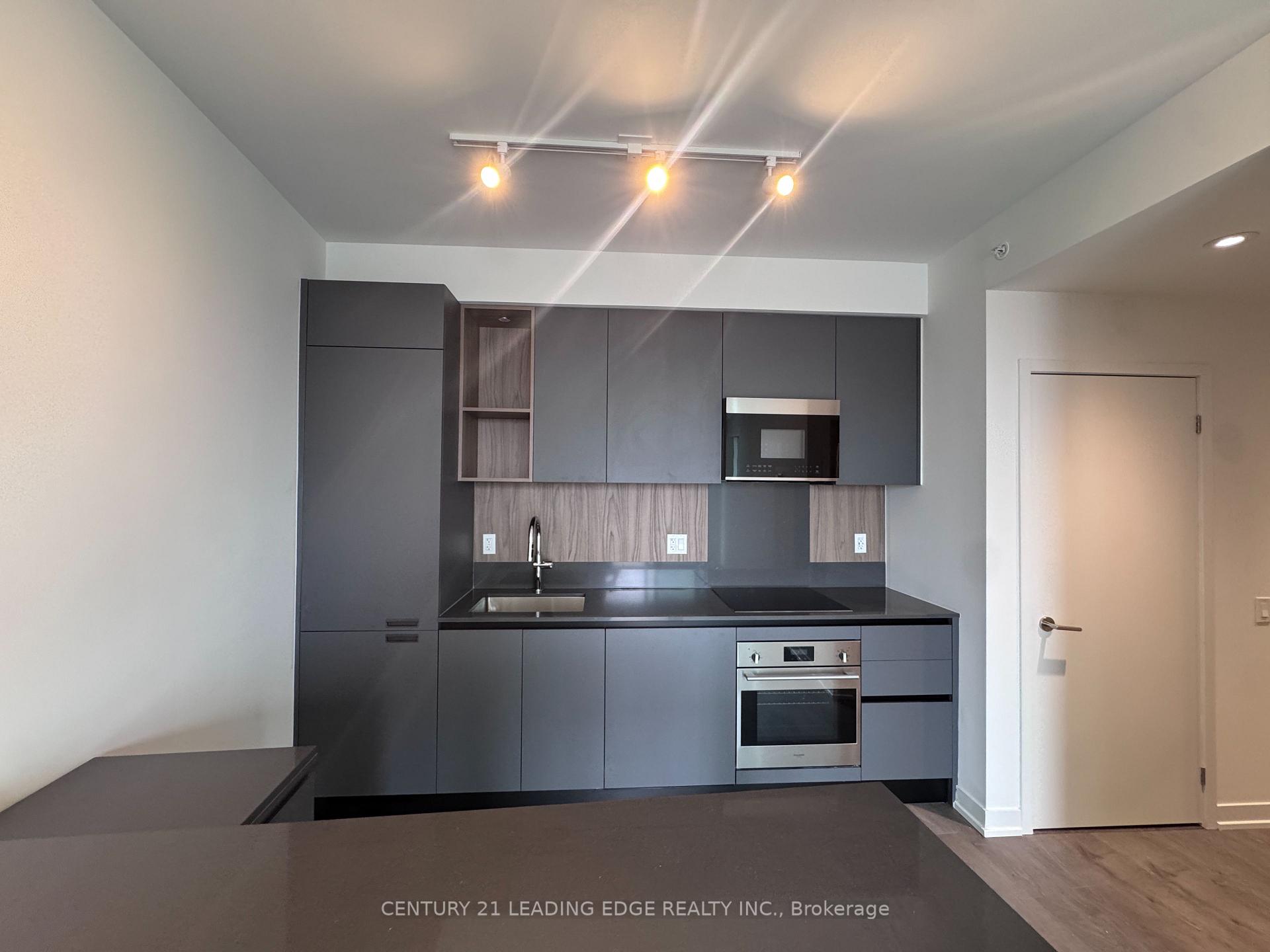 Photo 11 of Unit 1606, 39 Mary Street, Barrie, City Centre — HOMEH