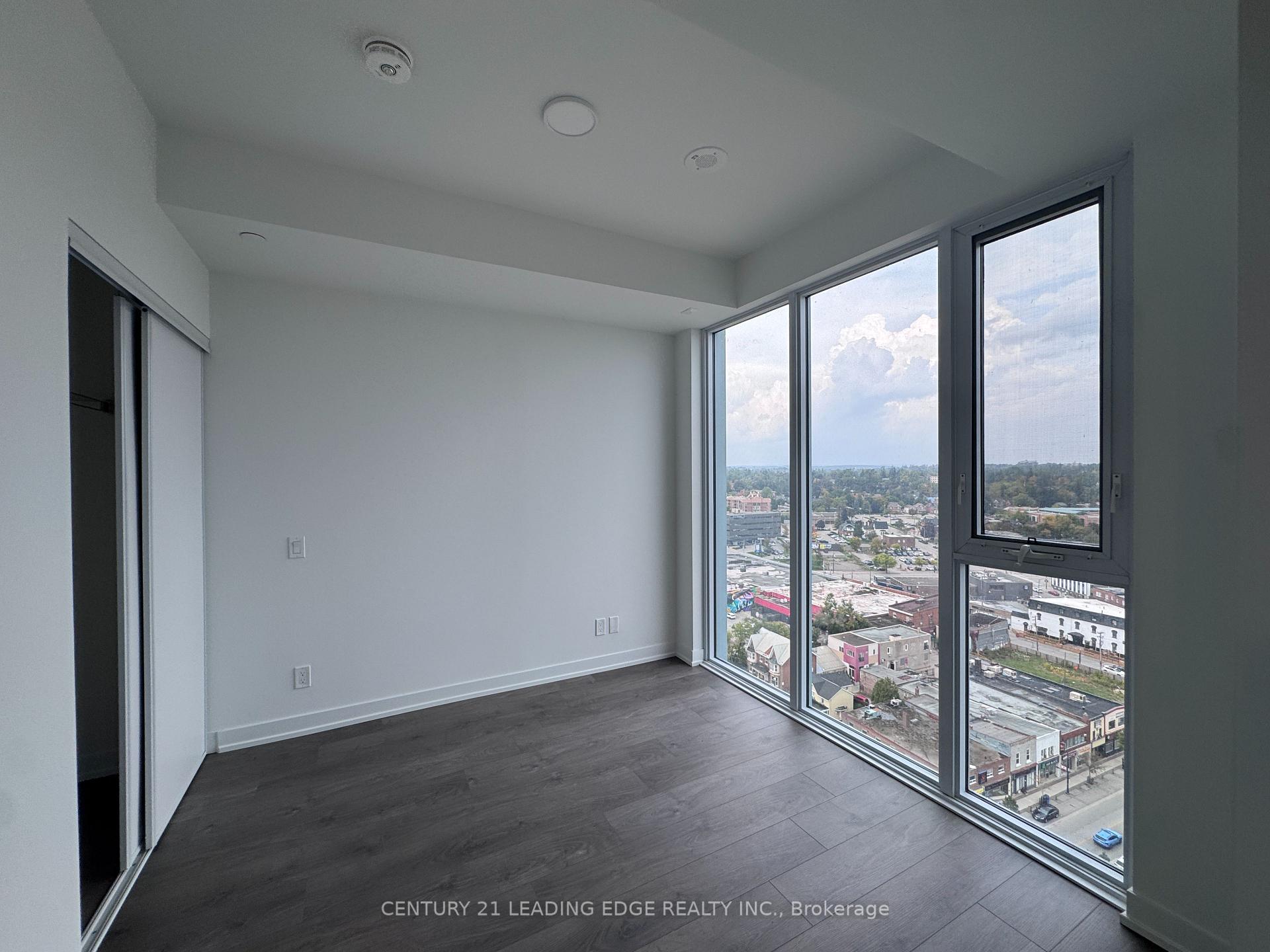 Photo 14 of Unit 1606, 39 Mary Street, Barrie, City Centre — HOMEH
