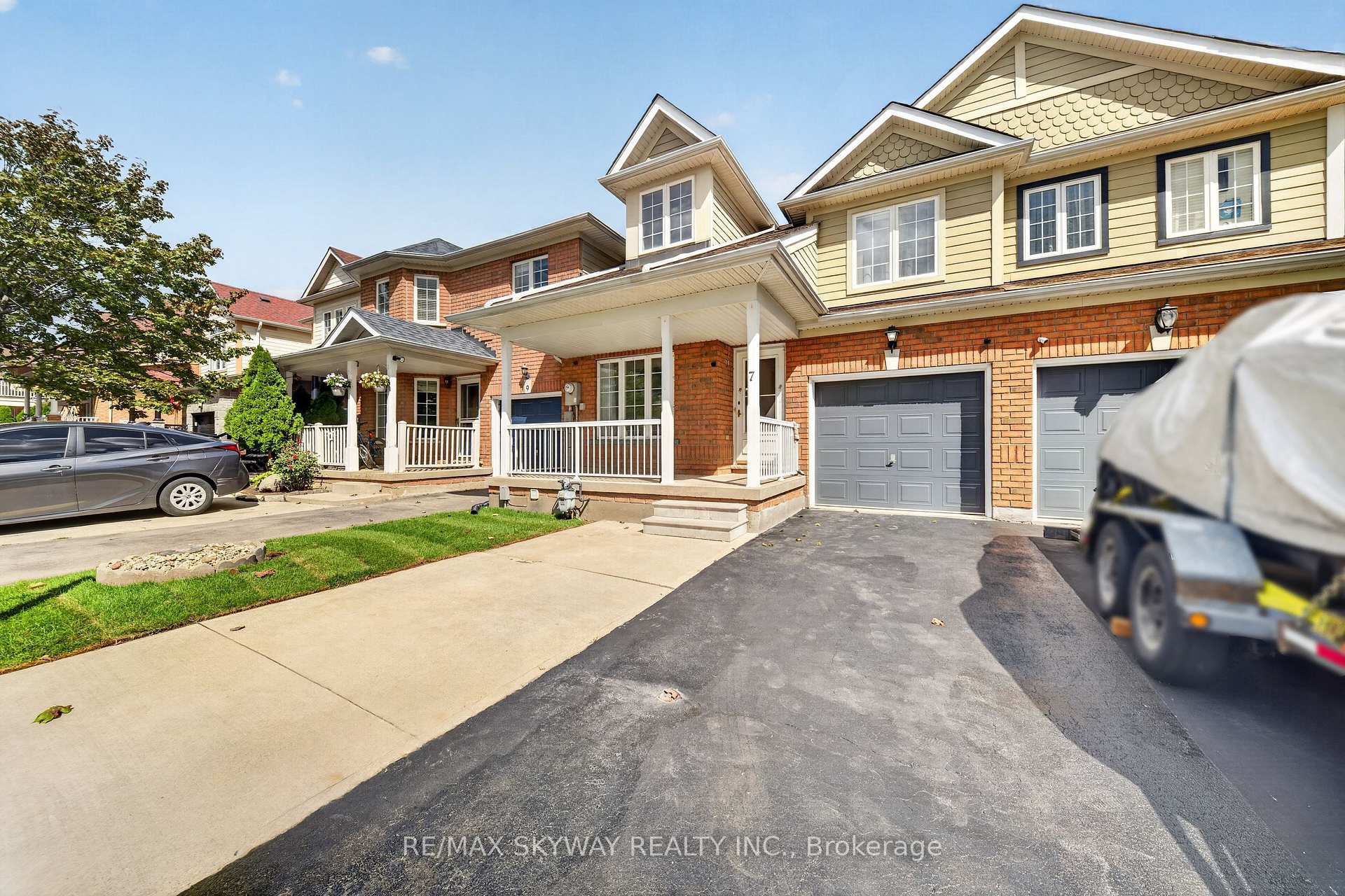 Photo 3 of 7 Madronna Gardens, Brampton, Fletcher's Meadow — HOMEH