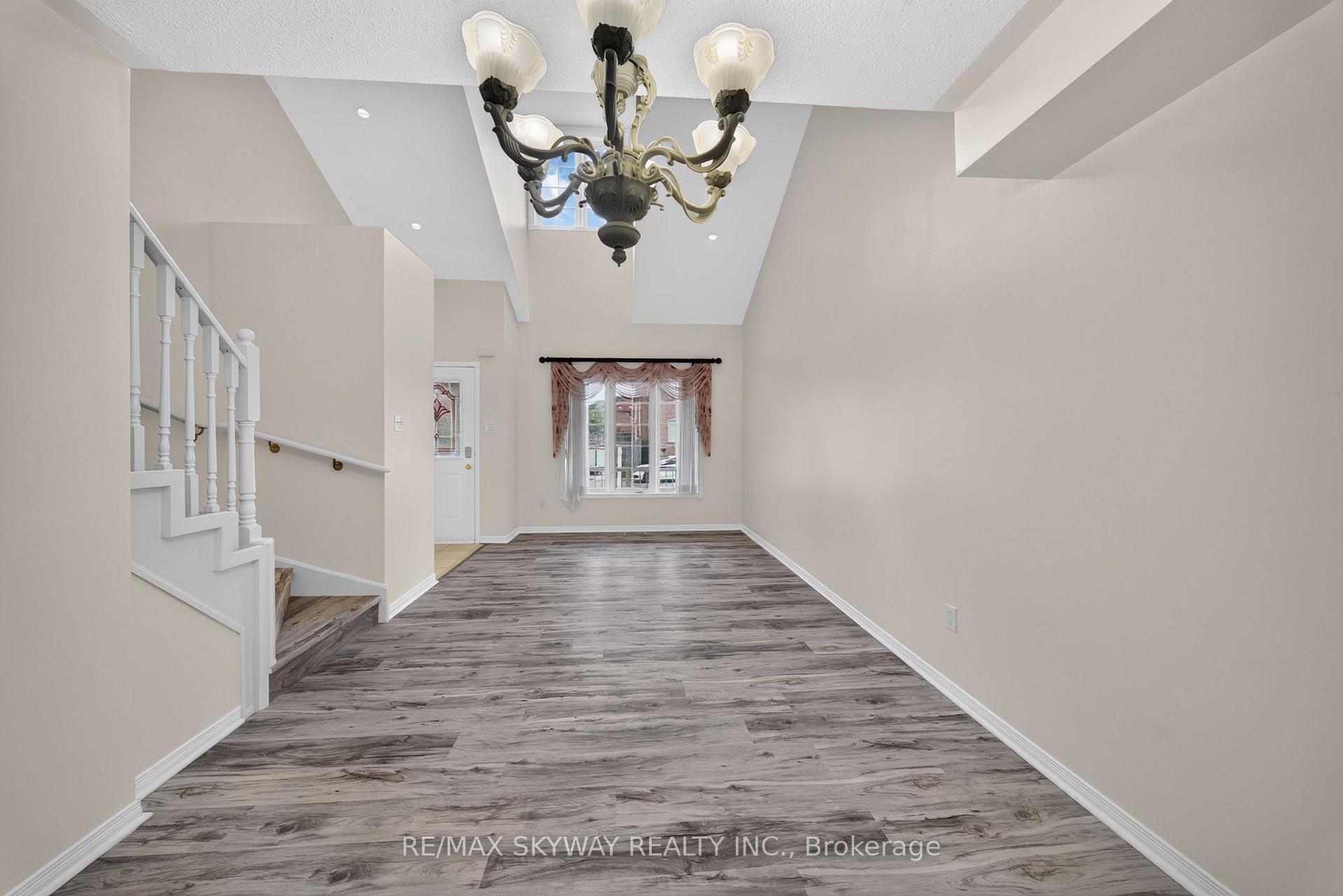 Photo 45 of 7 Madronna Gardens, Brampton, Fletcher's Meadow — HOMEH