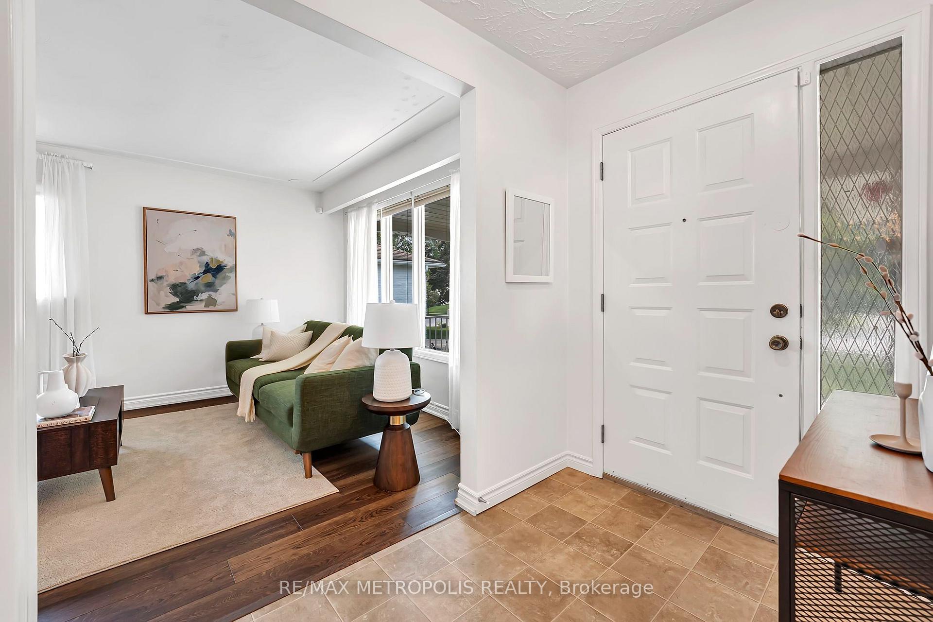 Photo 6 of 598 Black Oak Crescent, Waterloo, North Lakeshore — HOMEH