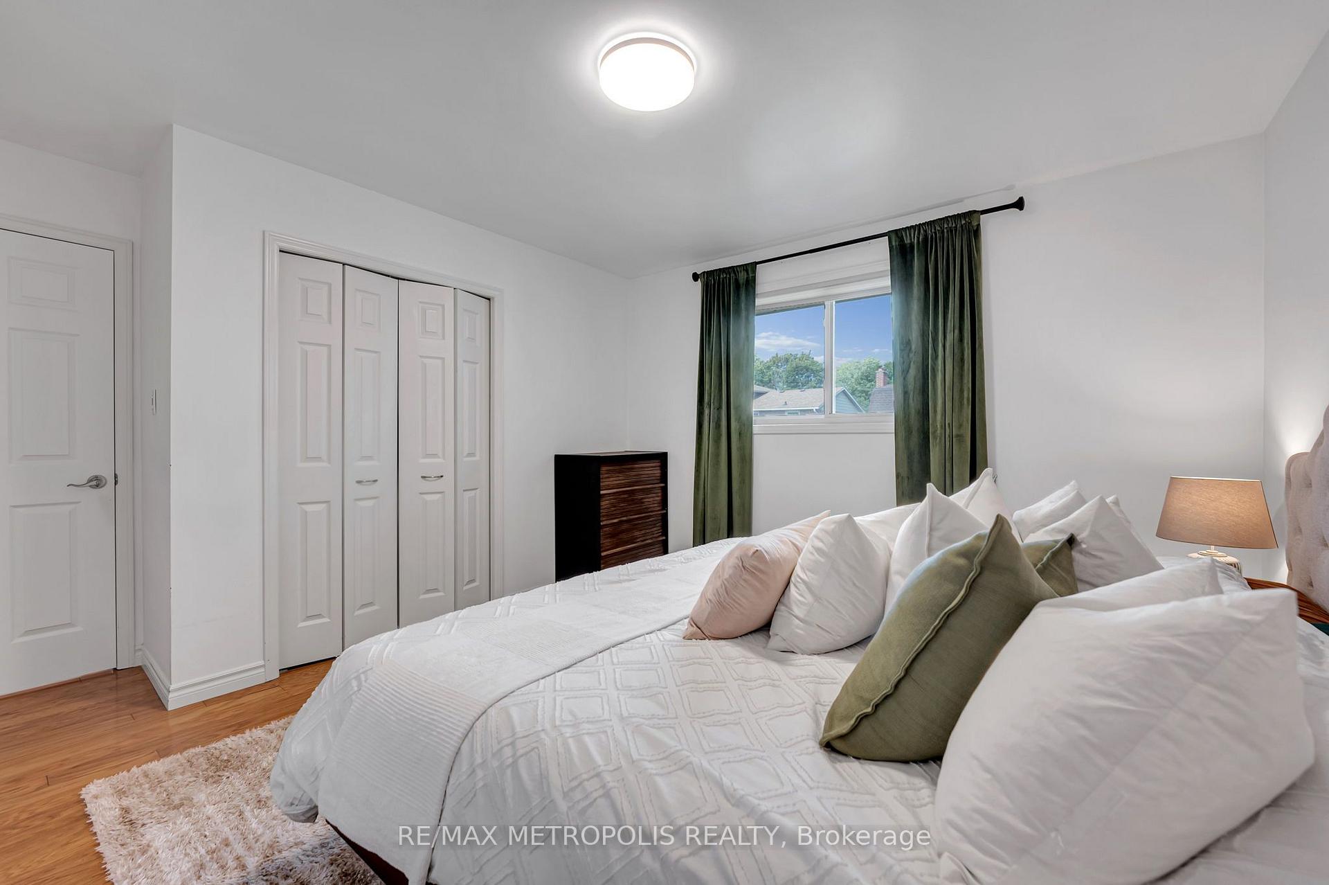 Photo 20 of 598 Black Oak Crescent, Waterloo, North Lakeshore — HOMEH