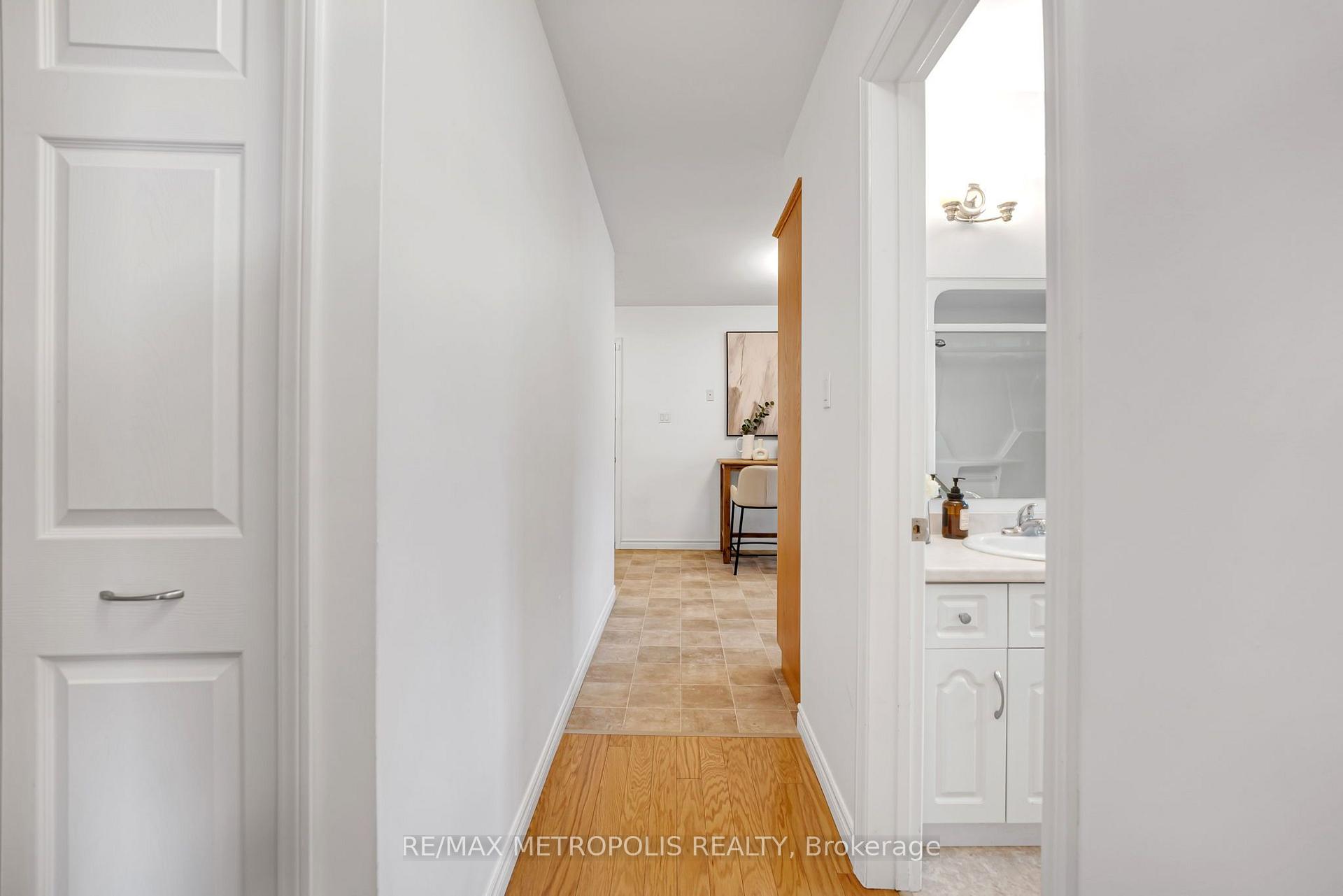 Photo 24 of 598 Black Oak Crescent, Waterloo, North Lakeshore — HOMEH