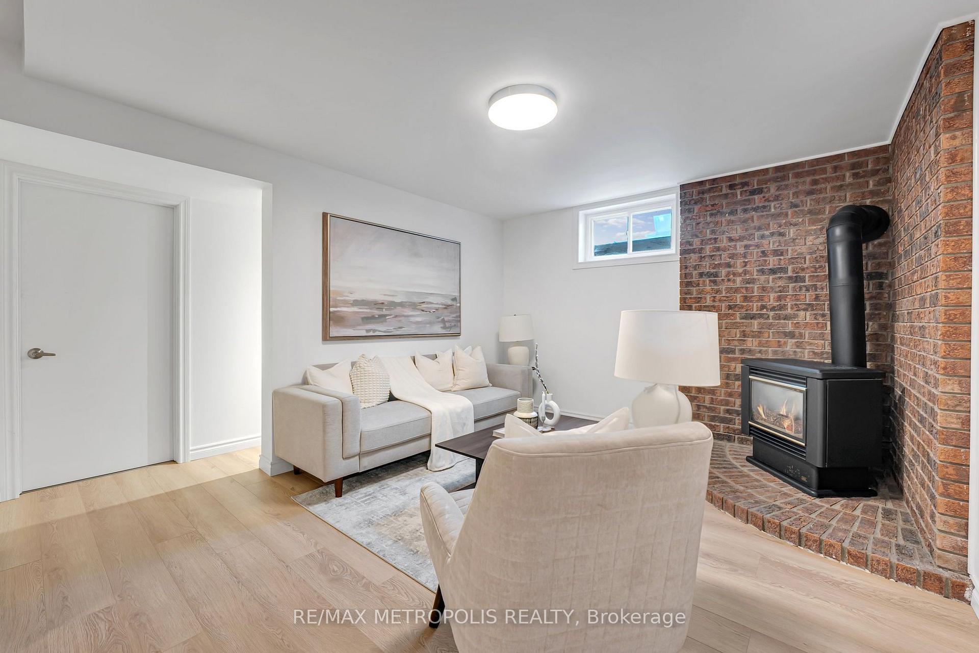 Photo 27 of 598 Black Oak Crescent, Waterloo, North Lakeshore — HOMEH