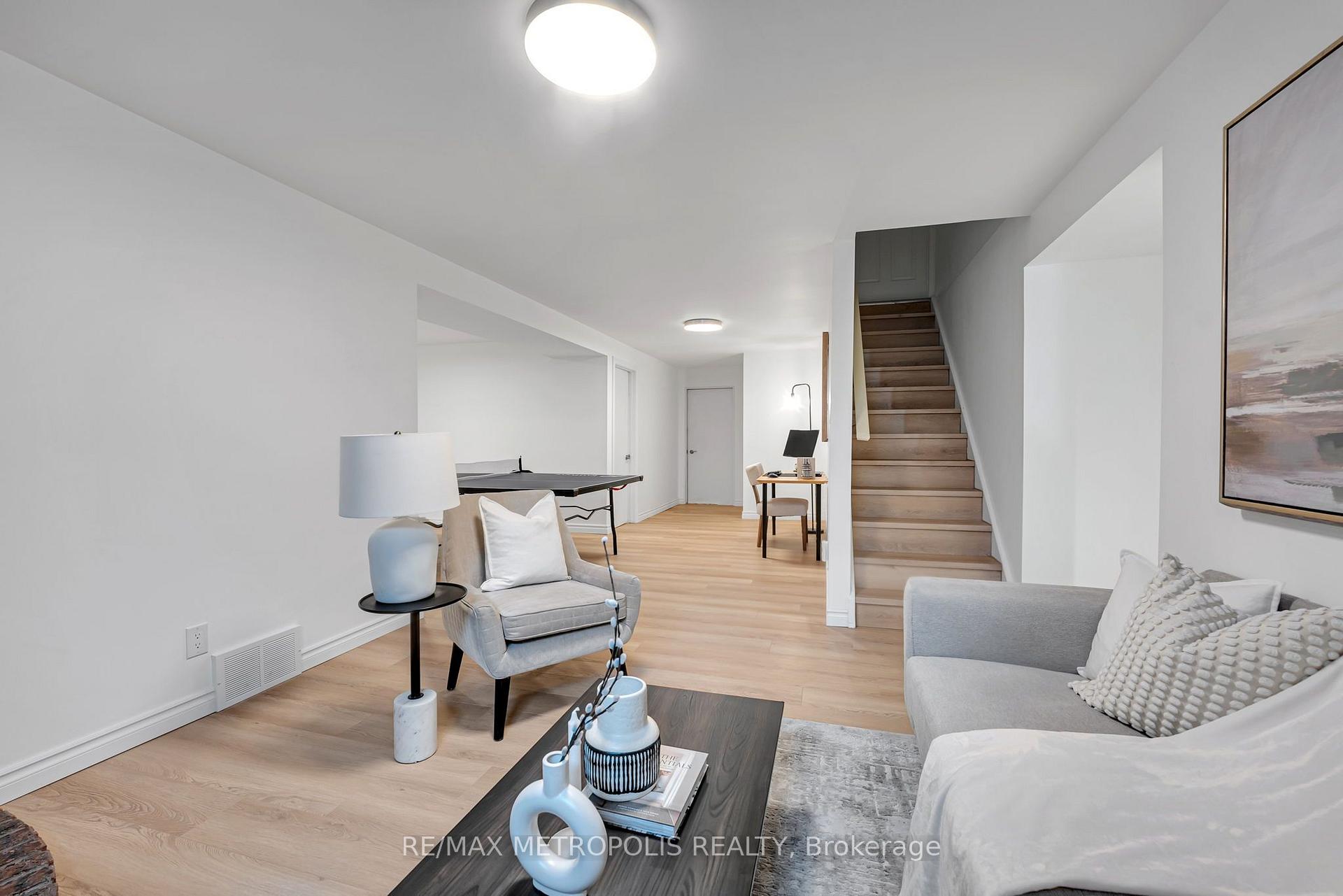 Photo 28 of 598 Black Oak Crescent, Waterloo, North Lakeshore — HOMEH