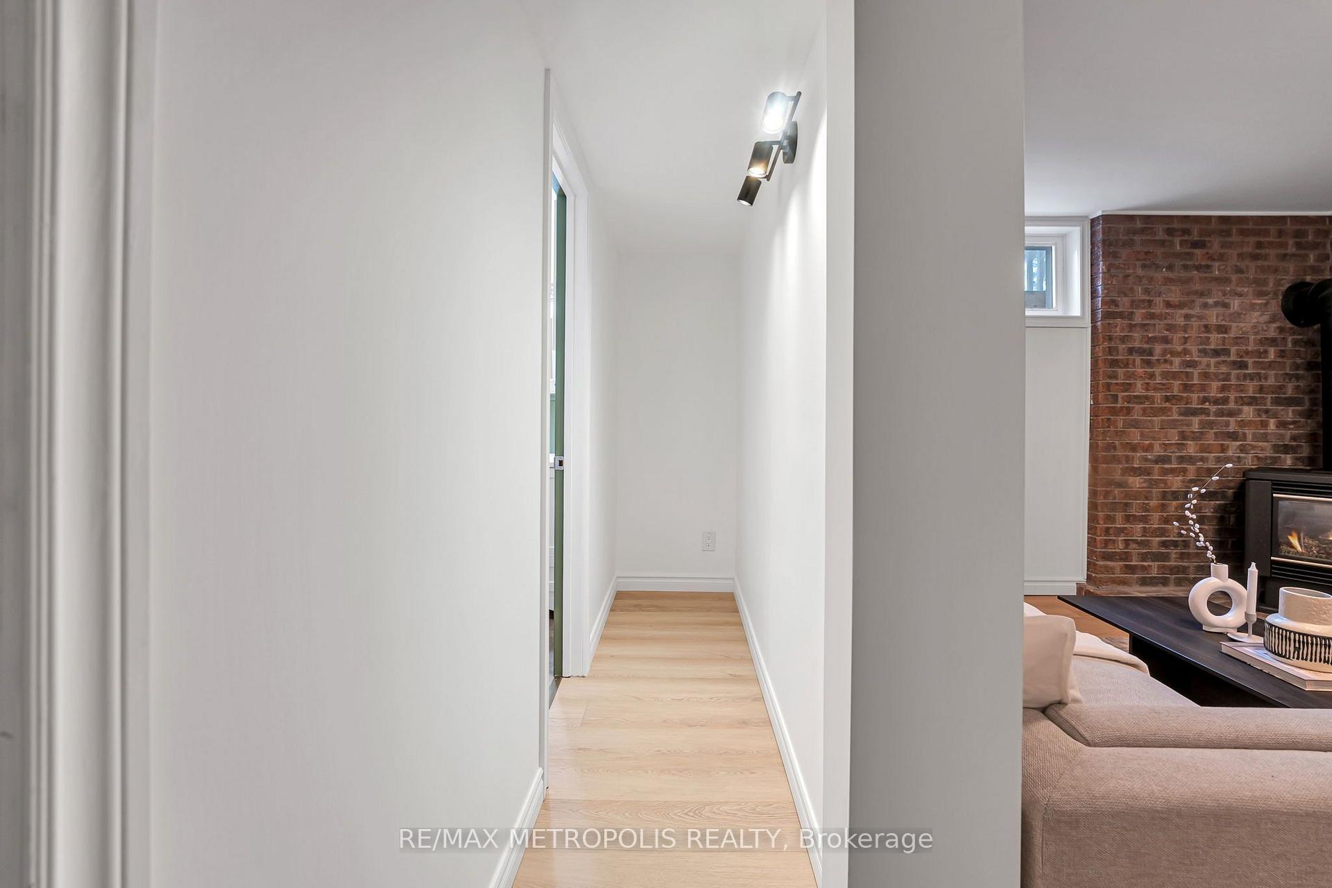 Photo 32 of 598 Black Oak Crescent, Waterloo, North Lakeshore — HOMEH