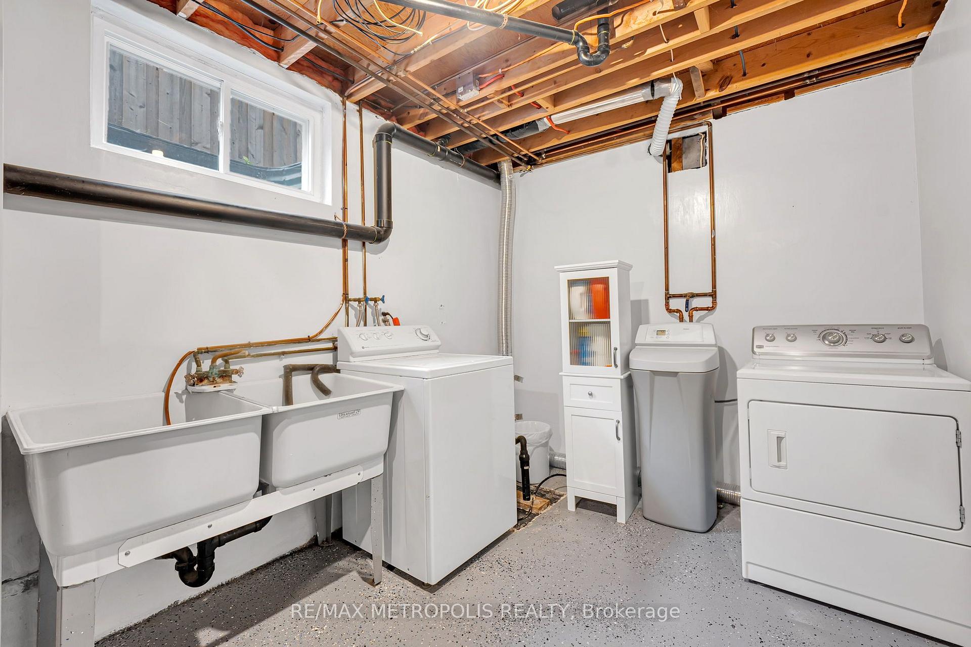 Photo 36 of 598 Black Oak Crescent, Waterloo, North Lakeshore — HOMEH
