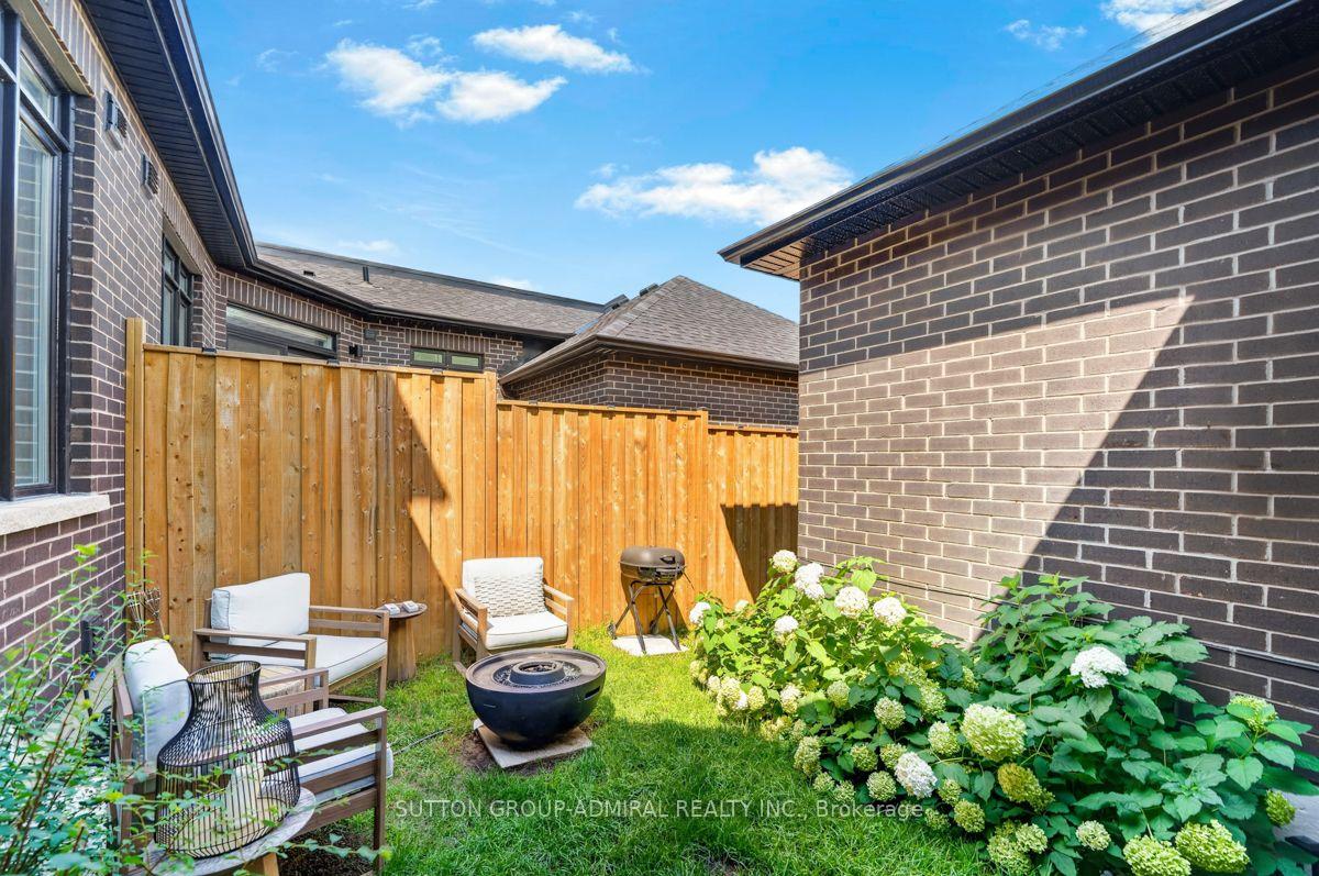 Photo 42 of 4 Vern Robertson Gate, Uxbridge — HOMEH