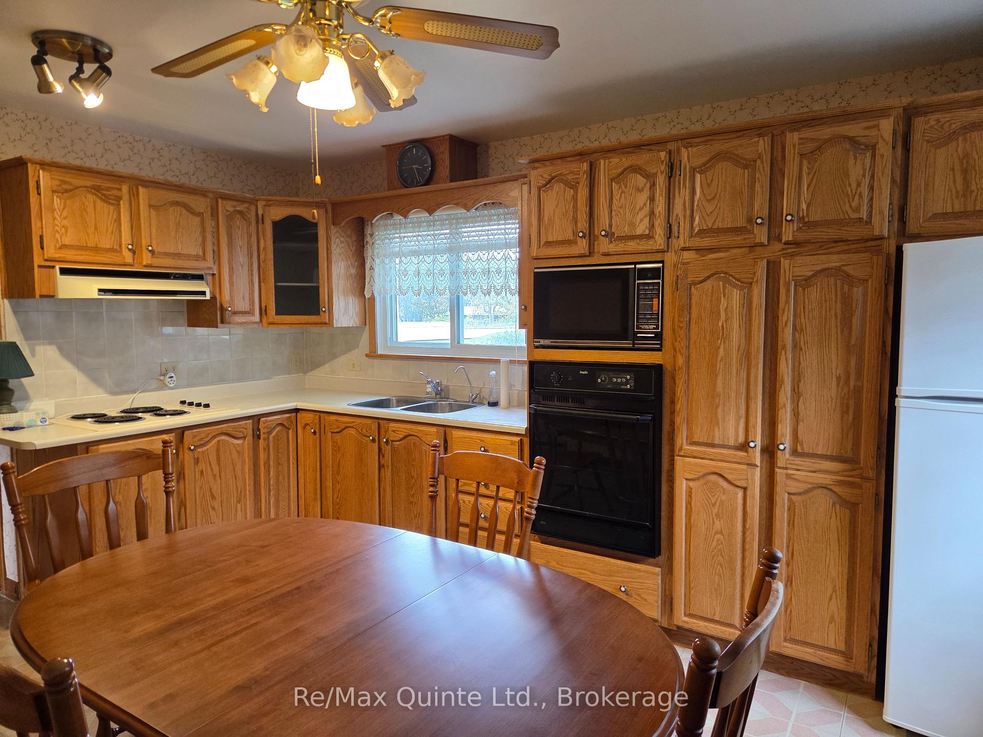 Photo 5 of 507 Metcalf Street, Tweed, Tweed (Village) — HOMEH