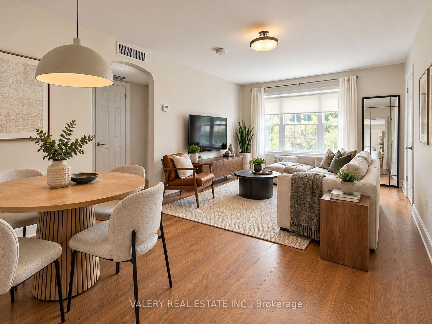 Photo 4 of Unit U13, 1335 Bayview Avenue, Toronto, Leaside — HOMEH