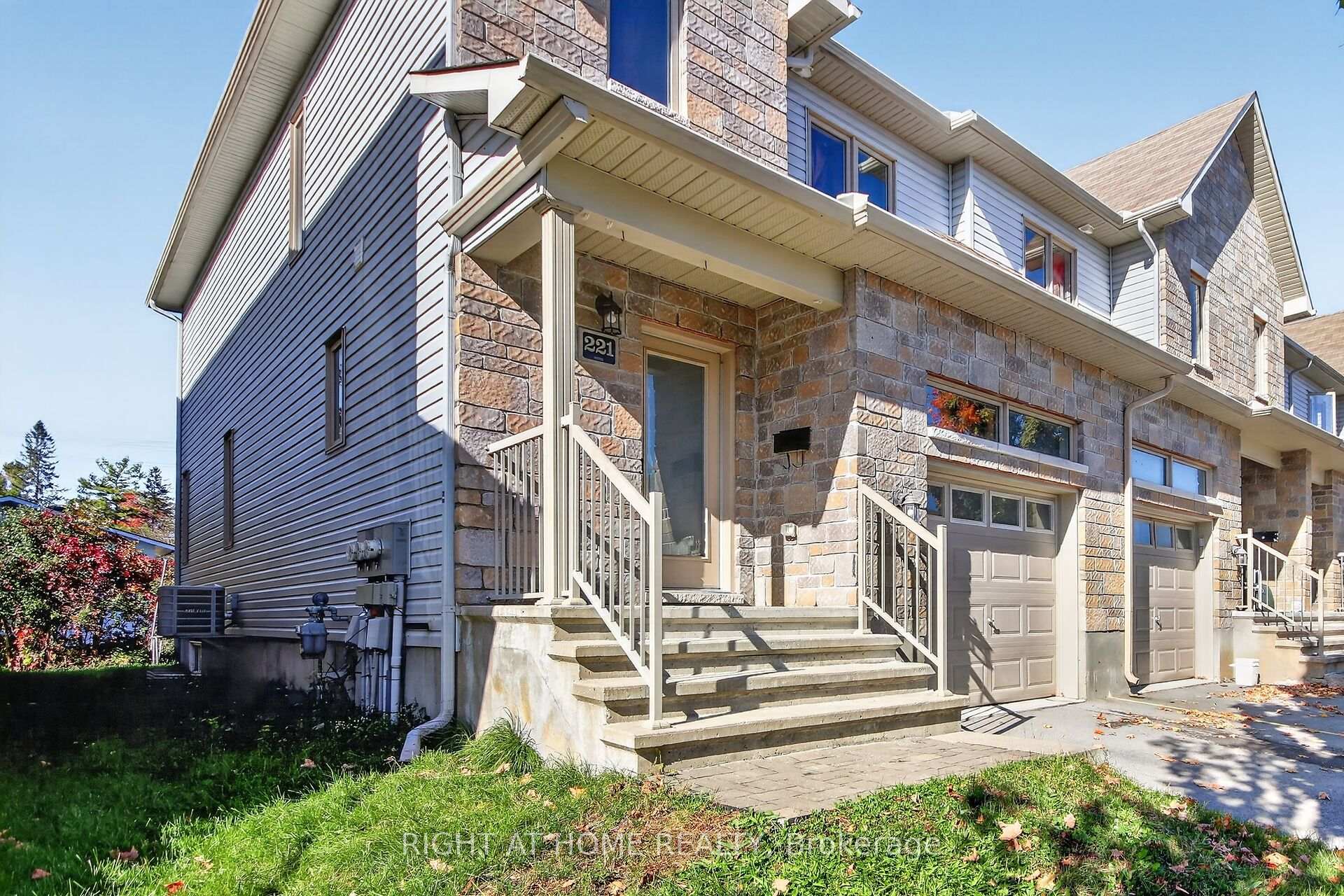 Photo 2 of 221 King Street, Carleton Place, Carleton Place — HOMEH