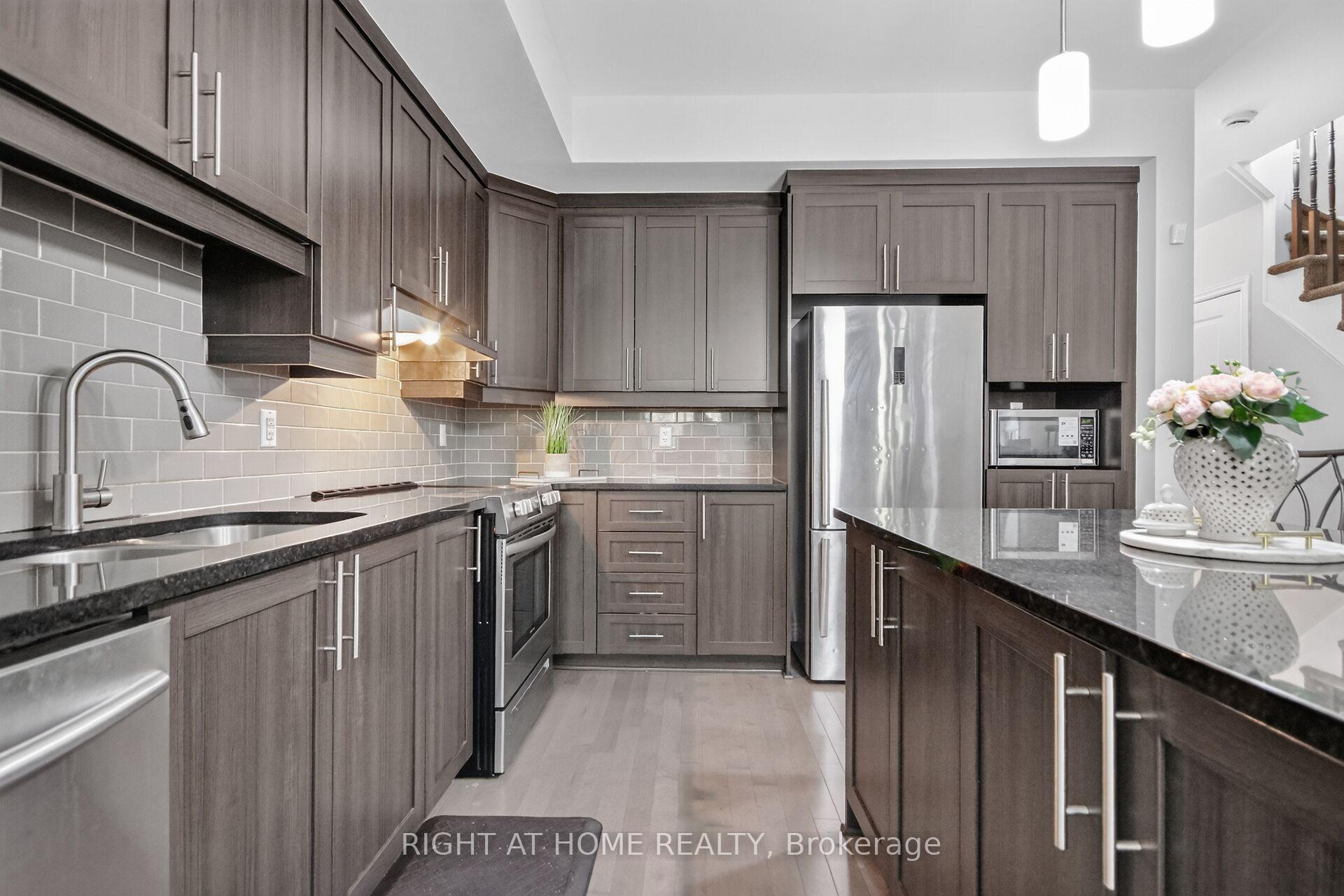 Photo 10 of 221 King Street, Carleton Place, Carleton Place — HOMEH