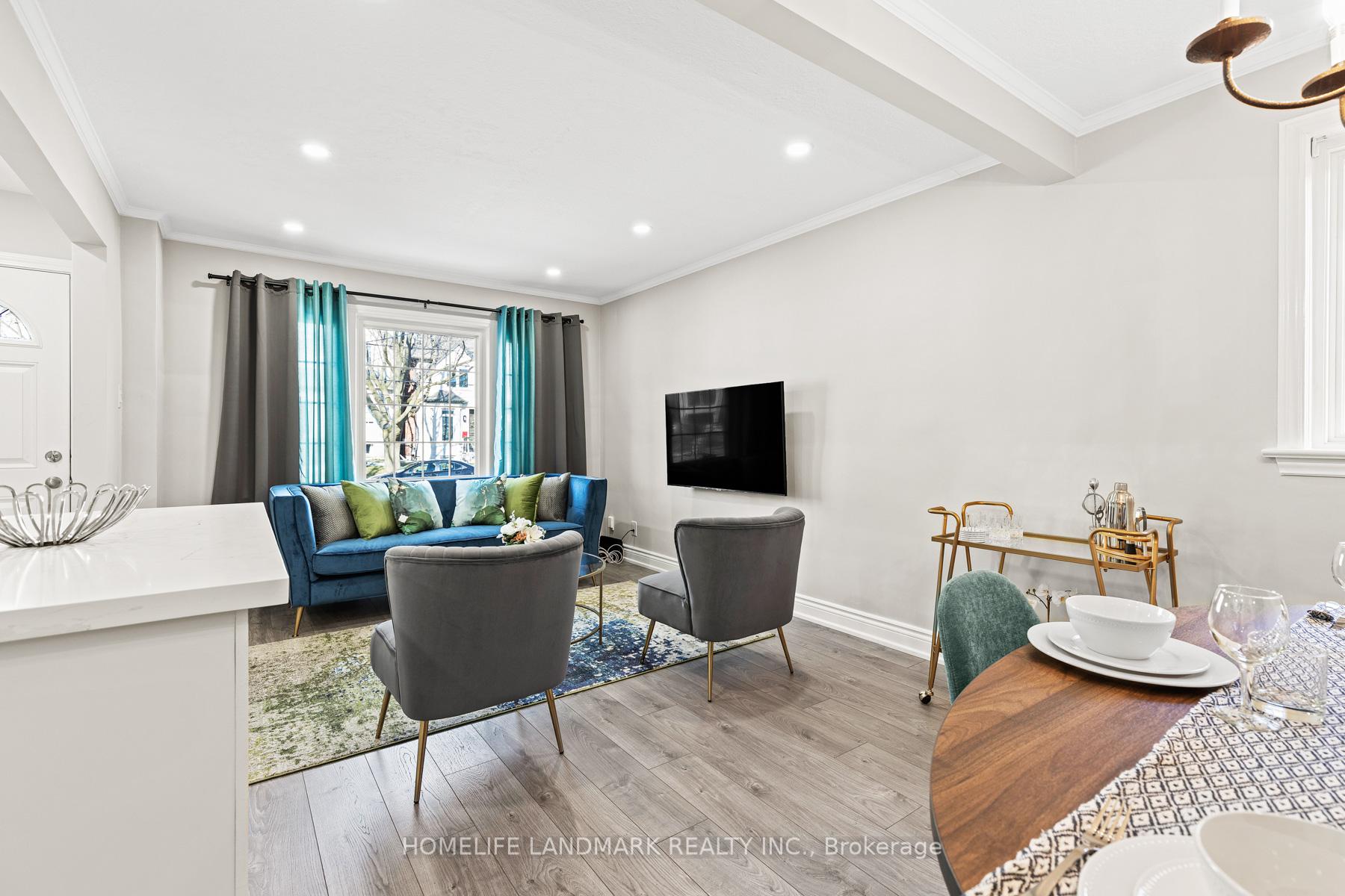 Photo 2 of 107 Parklea Drive, Toronto, Leaside — HOMEH