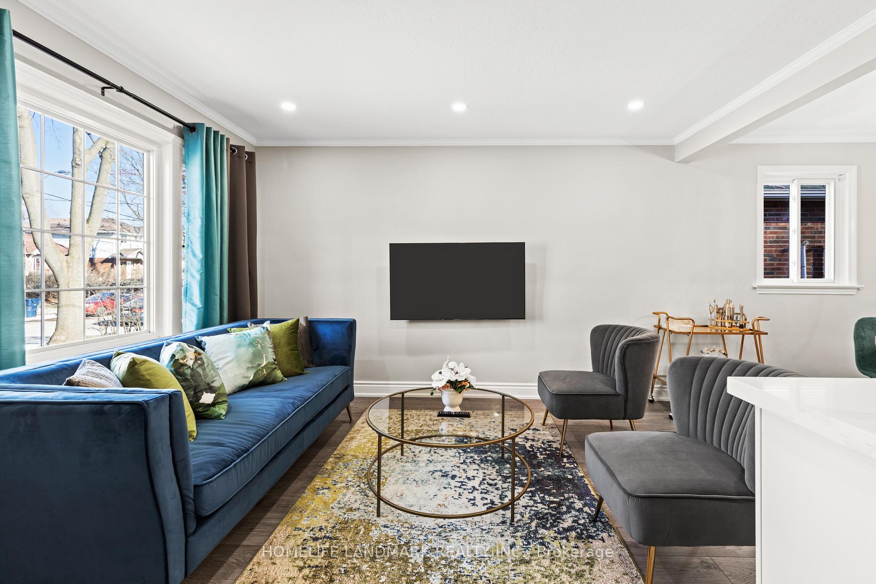 Photo 4 of 107 Parklea Drive, Toronto, Leaside — HOMEH