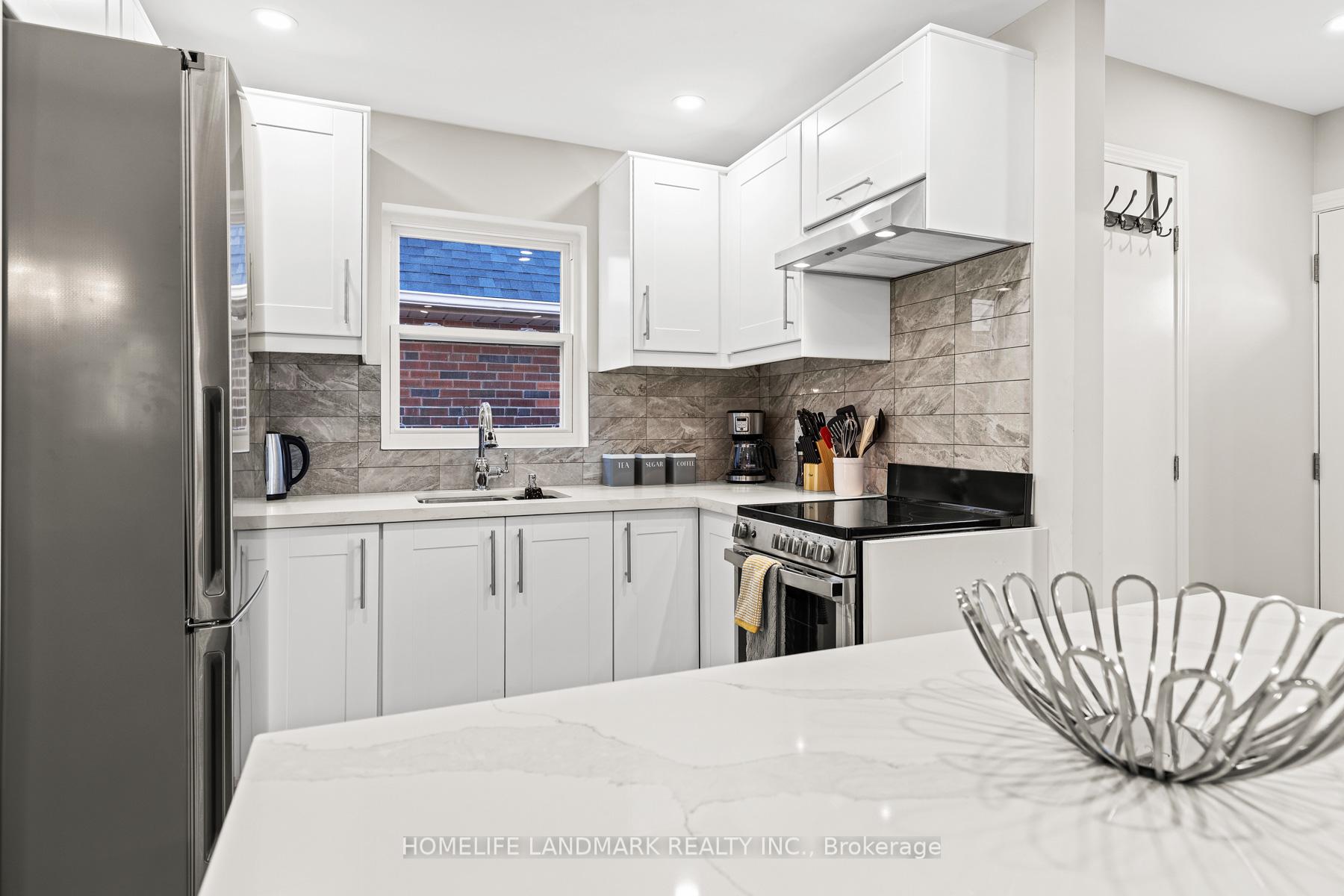 Photo 13 of 107 Parklea Drive, Toronto, Leaside — HOMEH