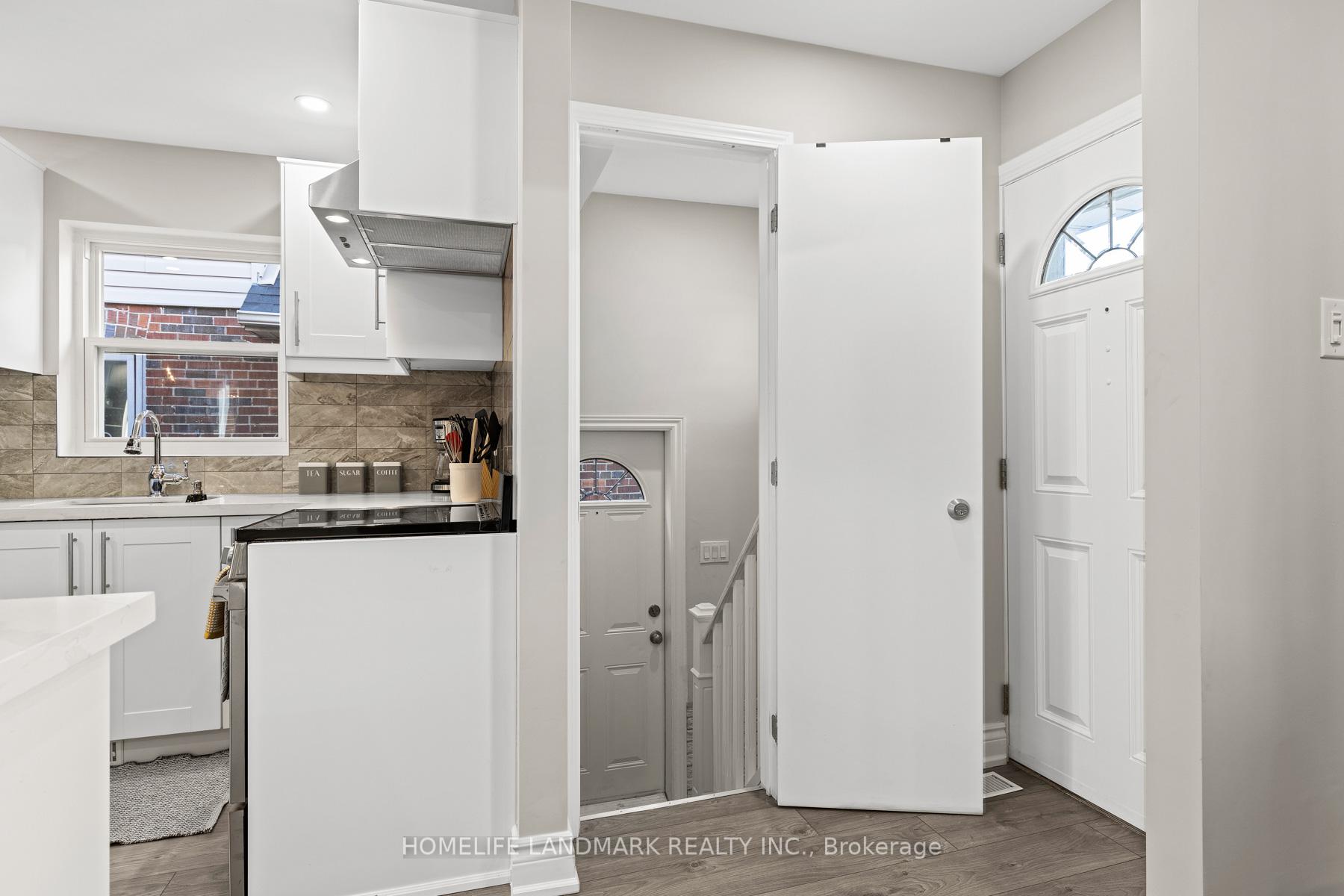 Photo 15 of 107 Parklea Drive, Toronto, Leaside — HOMEH