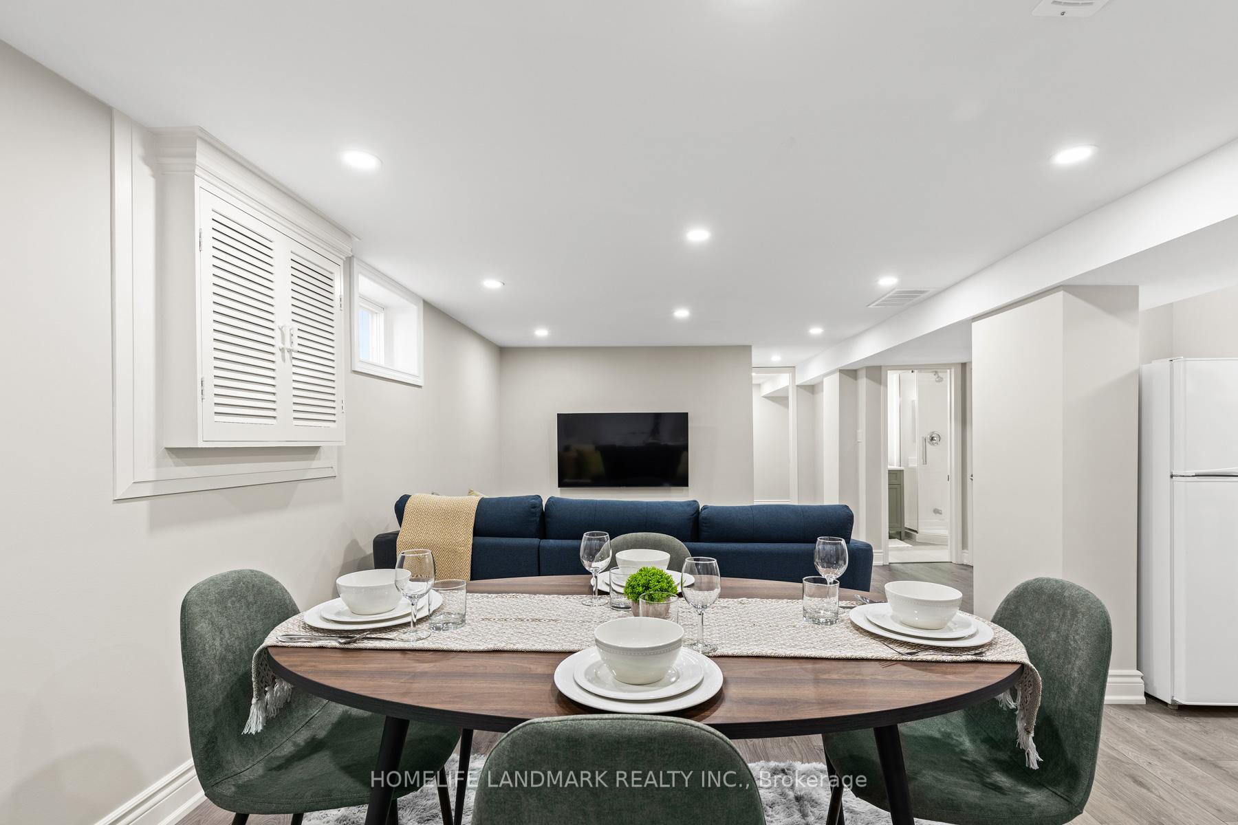 Photo 17 of 107 Parklea Drive, Toronto, Leaside — HOMEH