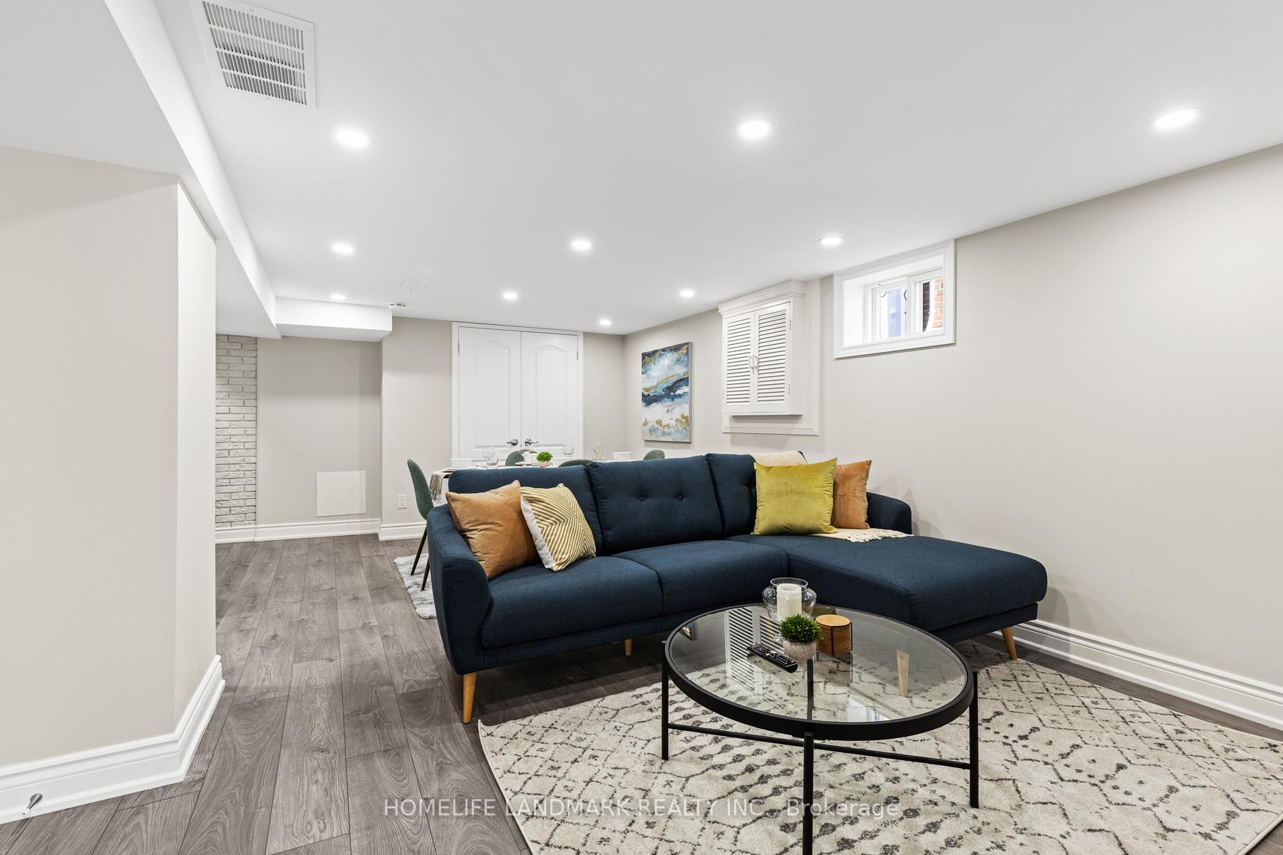 Photo 18 of 107 Parklea Drive, Toronto, Leaside — HOMEH
