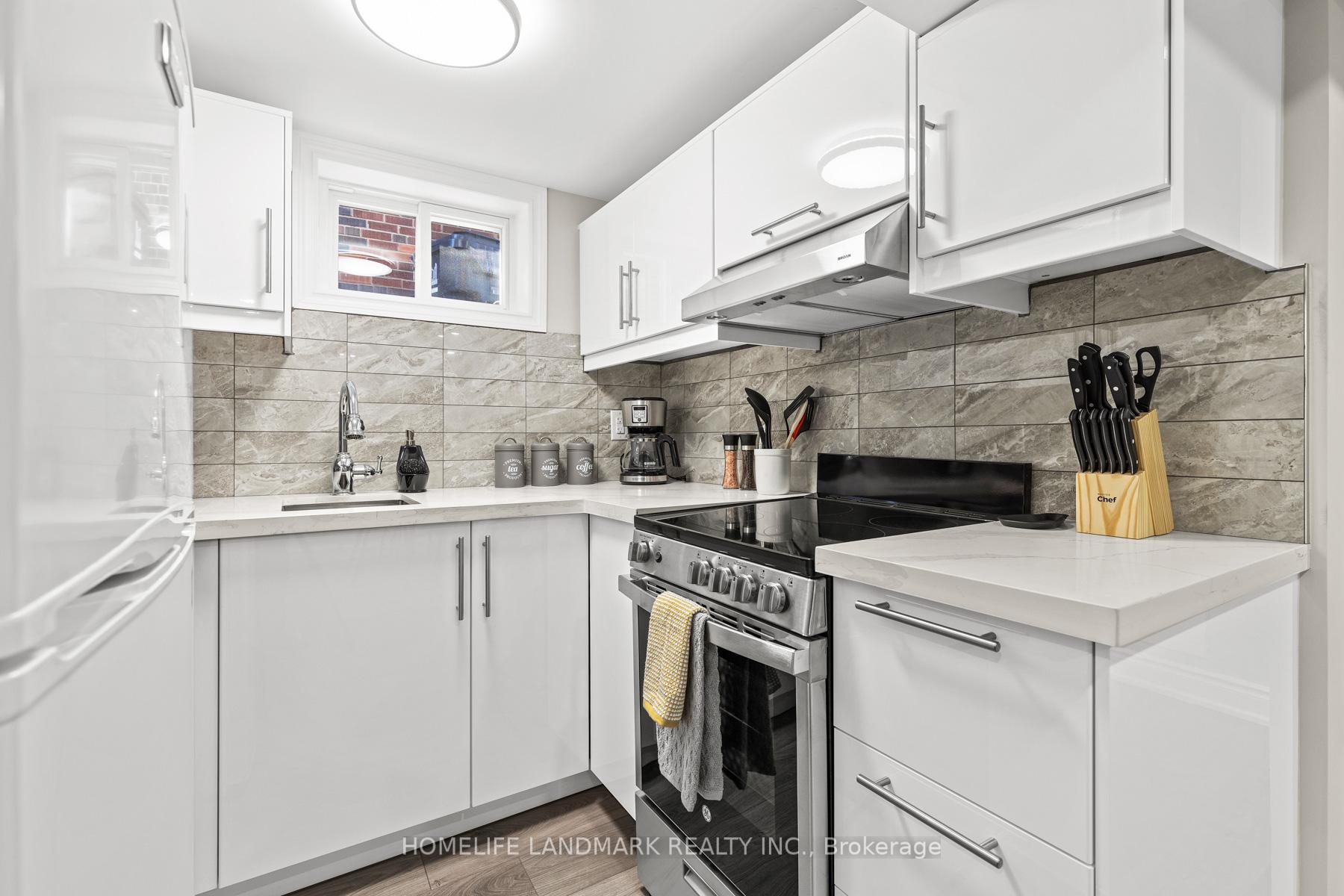 Photo 25 of 107 Parklea Drive, Toronto, Leaside — HOMEH