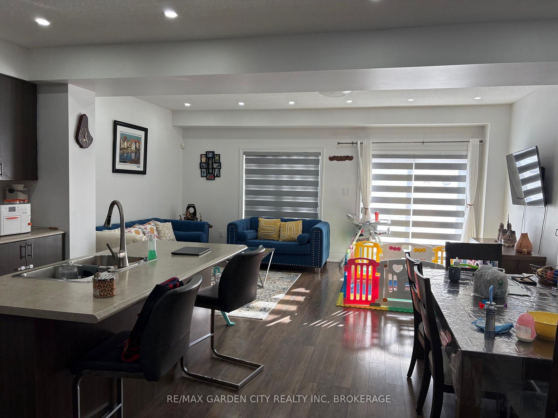 Photo 12 of 39 Sunset Way, Thorold, Rolling Meadows — HOMEH