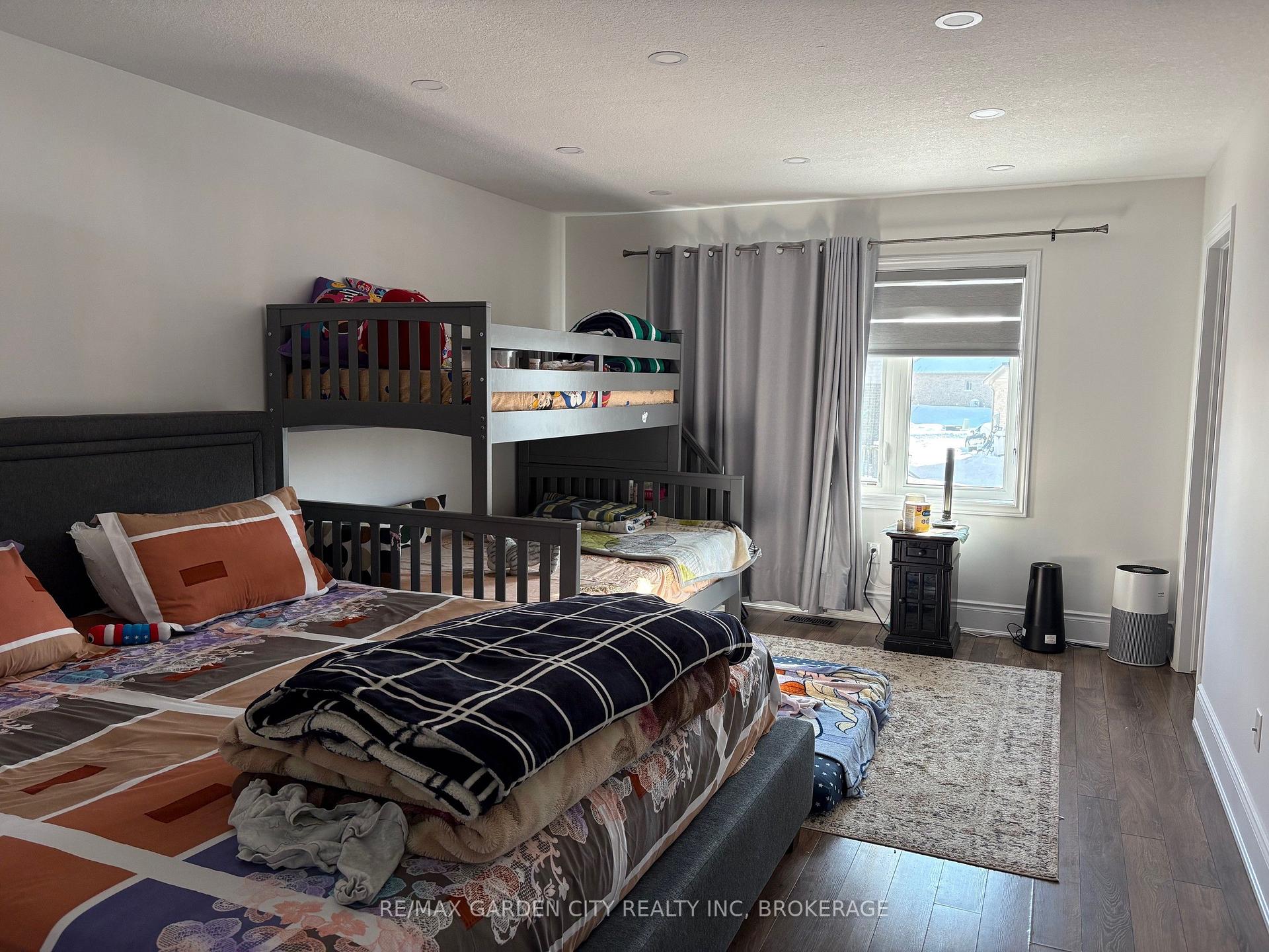Photo 16 of 39 Sunset Way, Thorold, Rolling Meadows — HOMEH